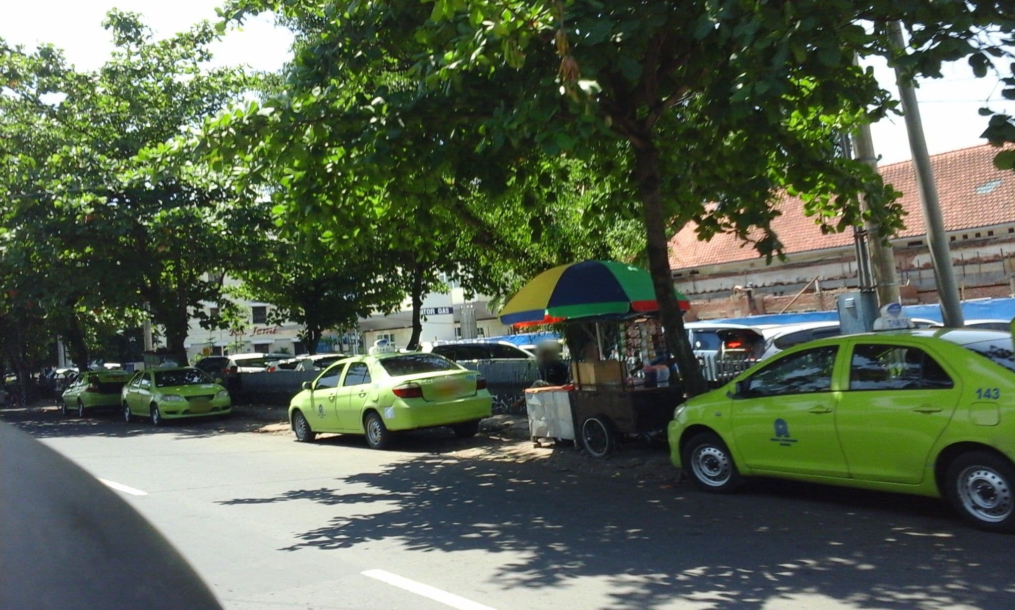 Street view near Hotel Flamboyan, Jember — © arizalkawamuna (CC BY-SA · Mapillary)