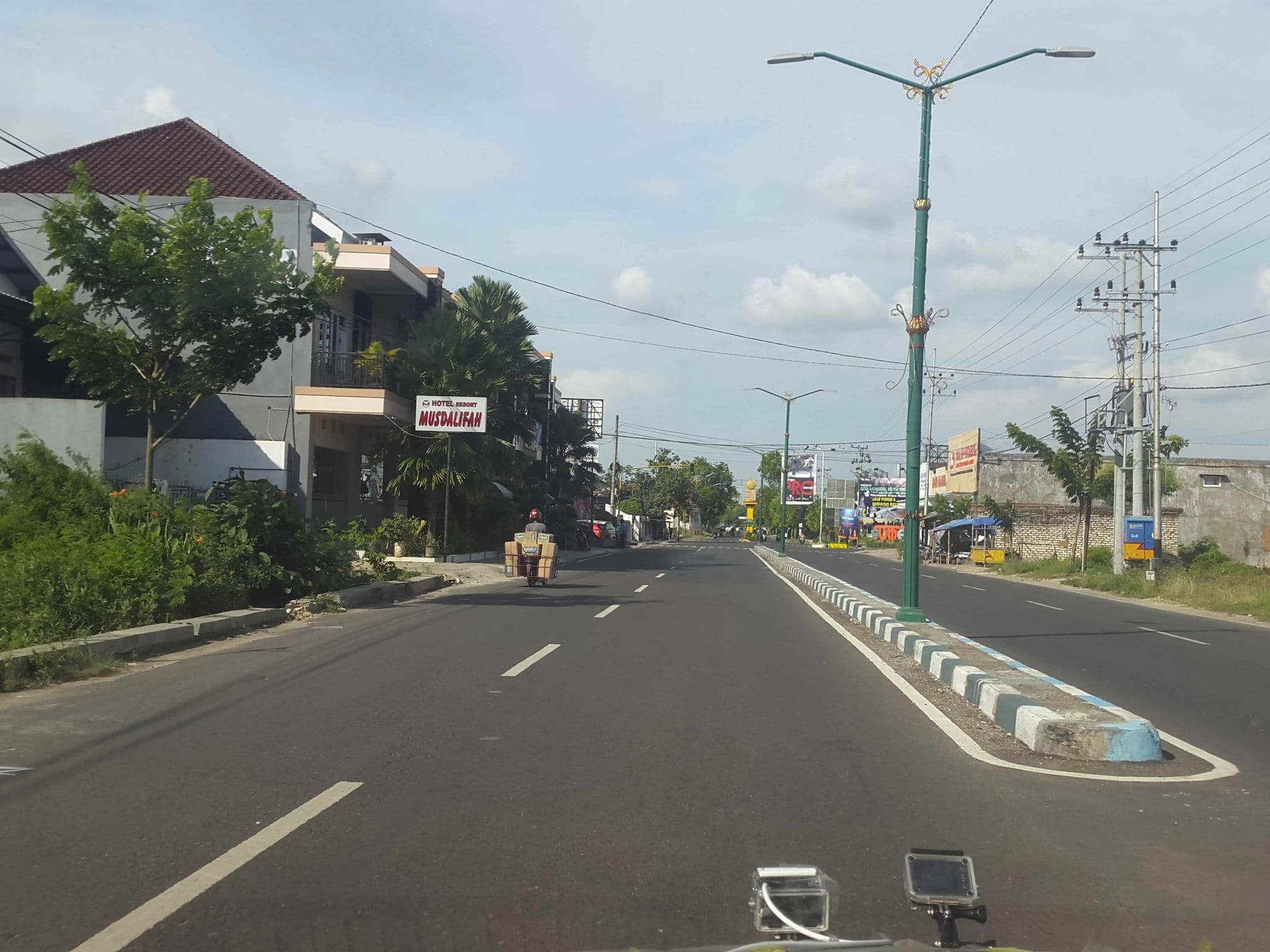Street view near Mitra Land Hotel, Sumenep — © roadroid (CC BY-SA · Mapillary)