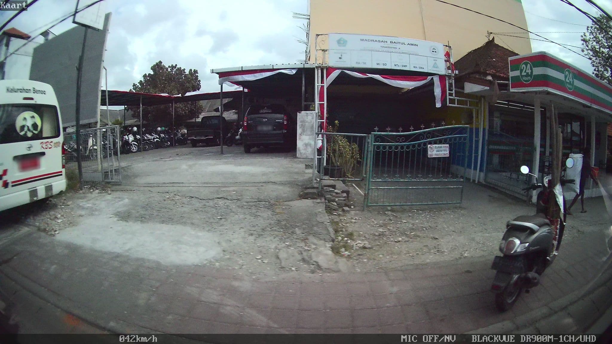 Street view near Hotel Singaraja Indah, Nusa Dua — © kaart_2 (CC BY-SA · Mapillary)