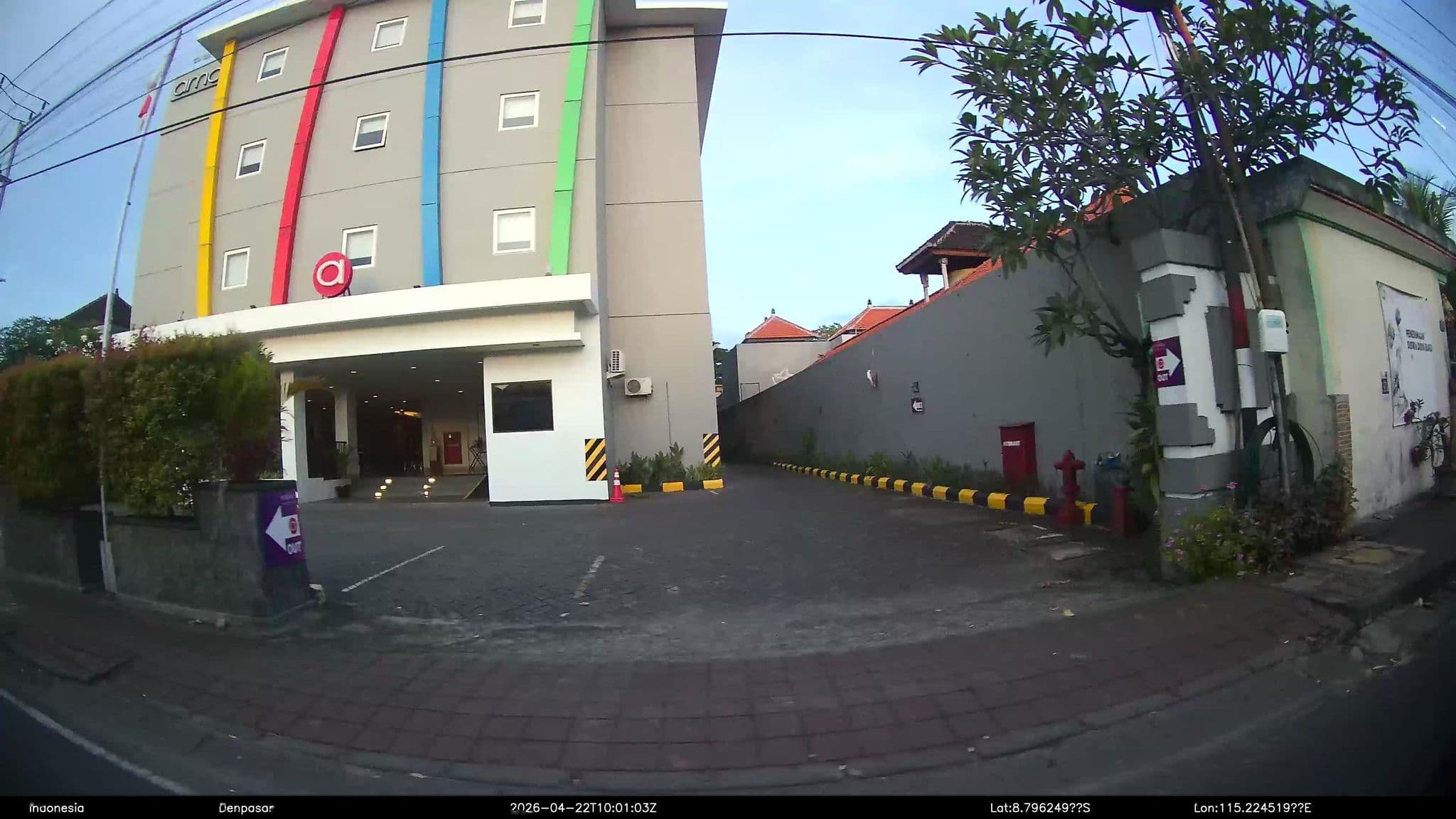 Street view near Amaris Hotel Nusa Dua, Nusa Dua — © Kaart---RIGHT (CC BY-SA · Mapillary)