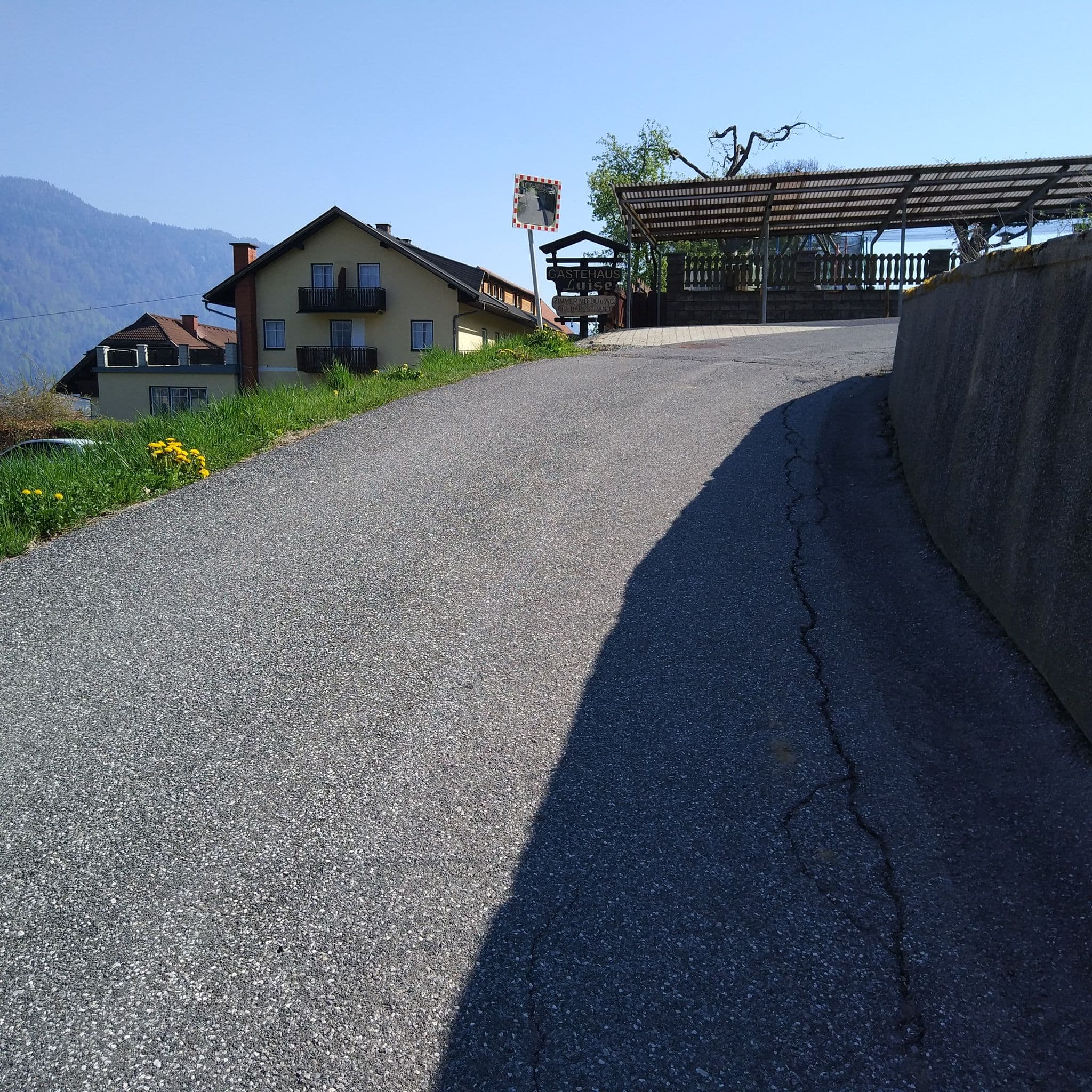 Street view near Ferienwohnungen Anita Struggl, Bodensdorf — © crown (CC BY-SA · Mapillary)