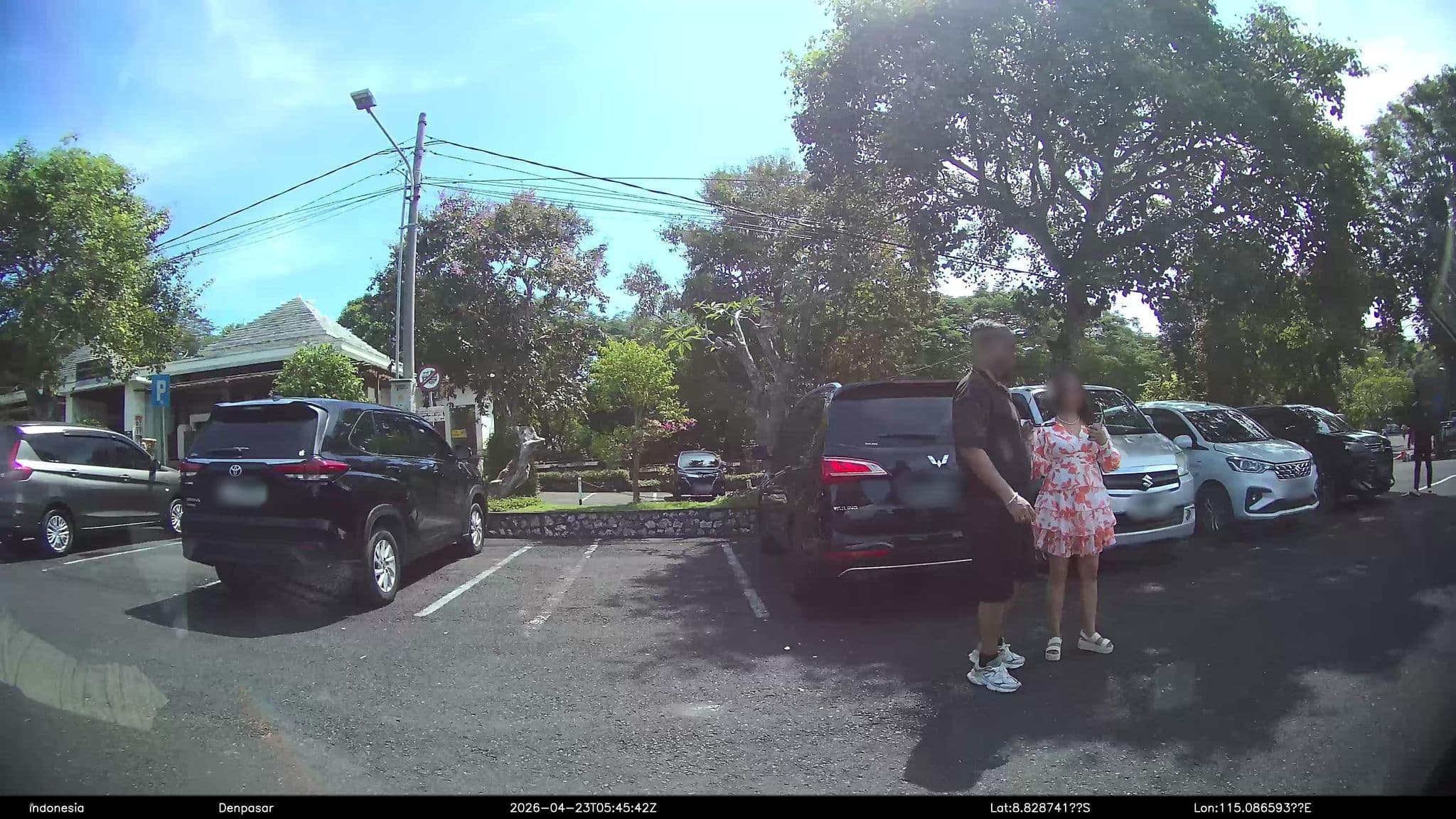 Street view near Warung Made Seni, Jimbaran — © Kaart---360 (CC BY-SA · Mapillary)