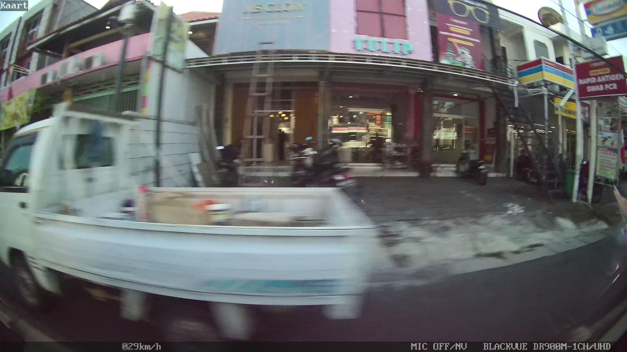 Street view near Ruang ĶȇяЈª Para Raja, Jimbaran — © kaart_2 (CC BY-SA · Mapillary)