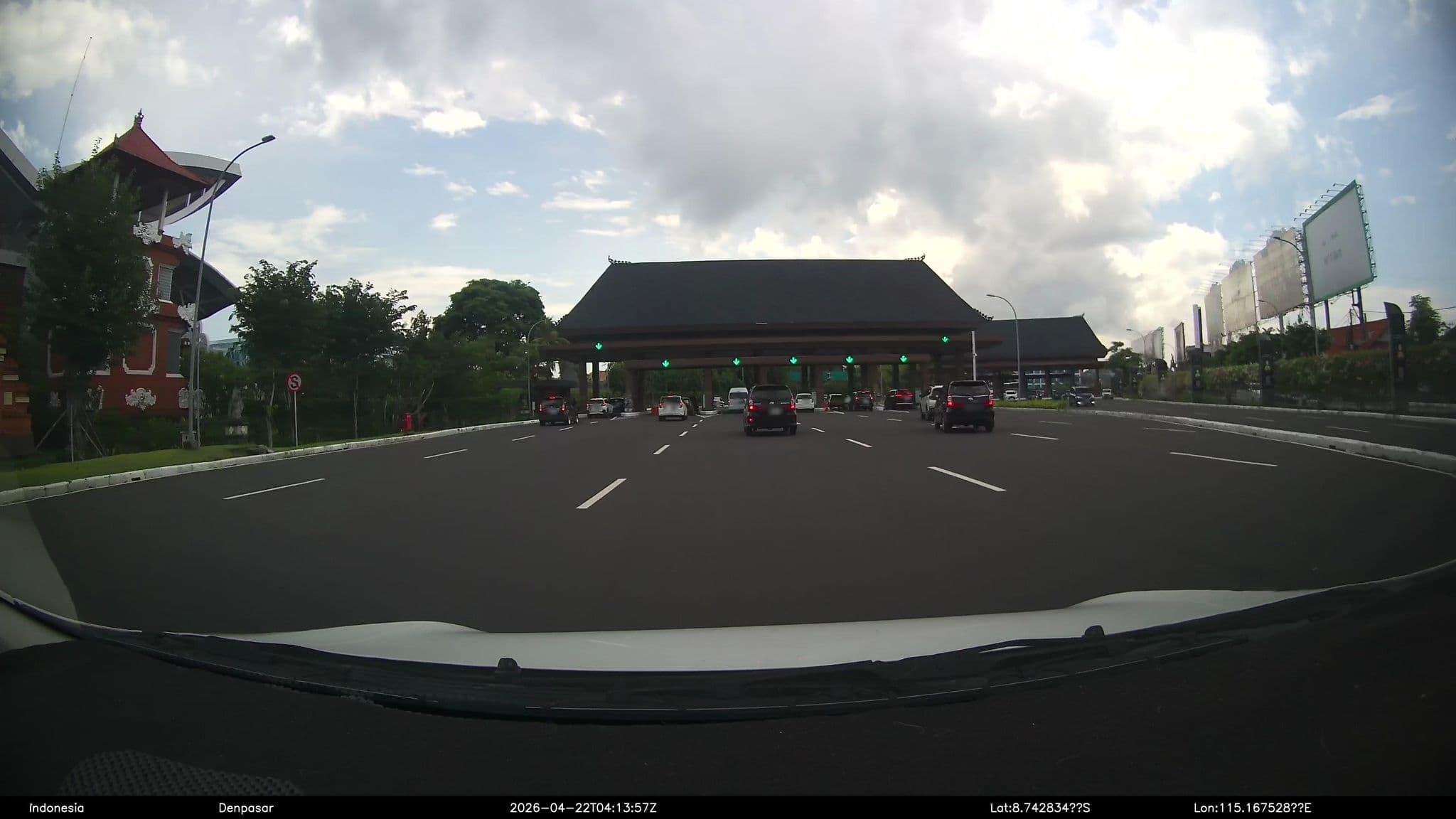 Street view near Le Merridien Jimbaran, Kuta — © Kaart---FRONT (CC BY-SA · Mapillary)