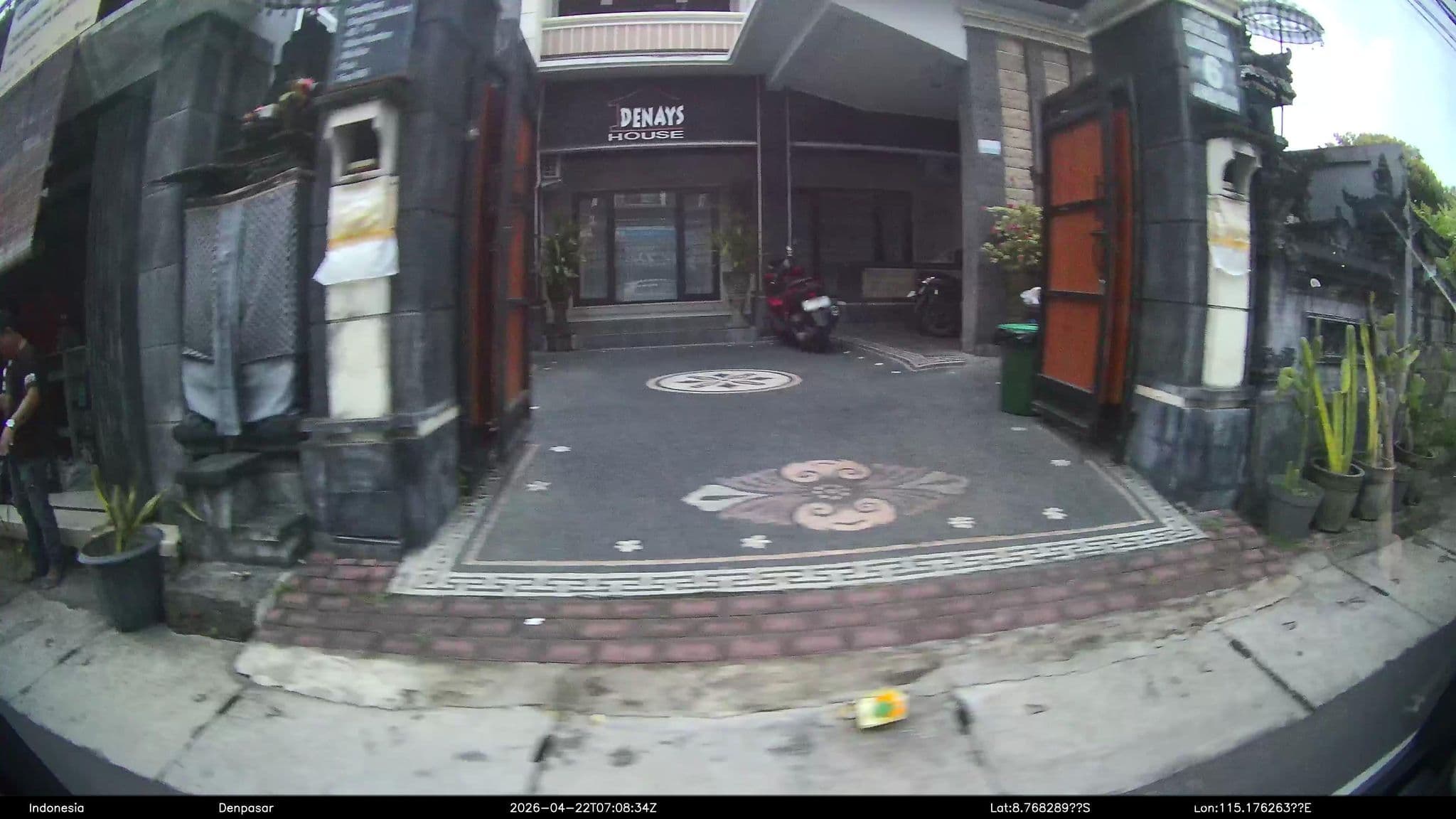 Street view near Reddoorz @Kedonganan, Jimbaran — © Kaart---LEFT (CC BY-SA · Mapillary)
