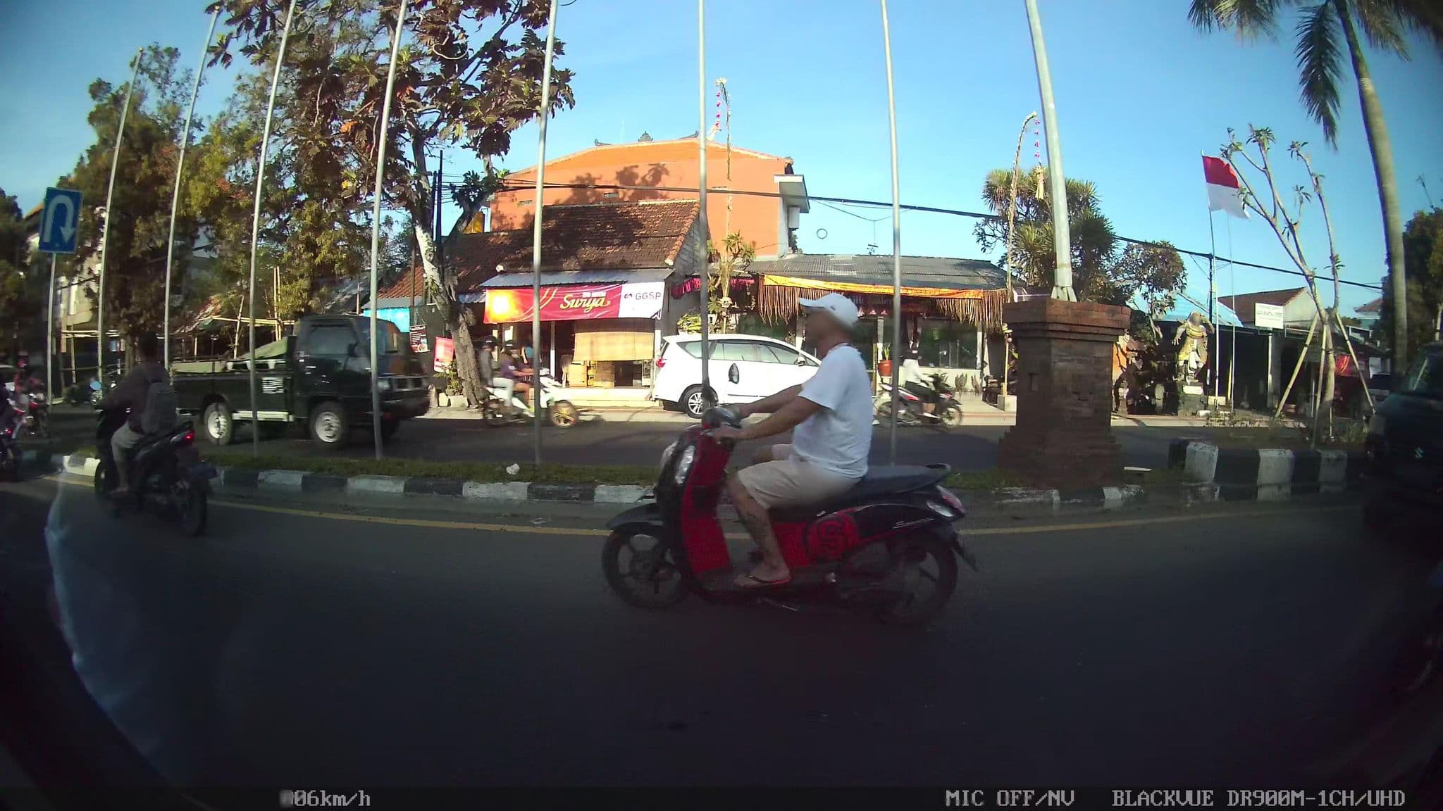 Street view near Kubu Nesa, Jimbaran — © kaart_1 (CC BY-SA · Mapillary)