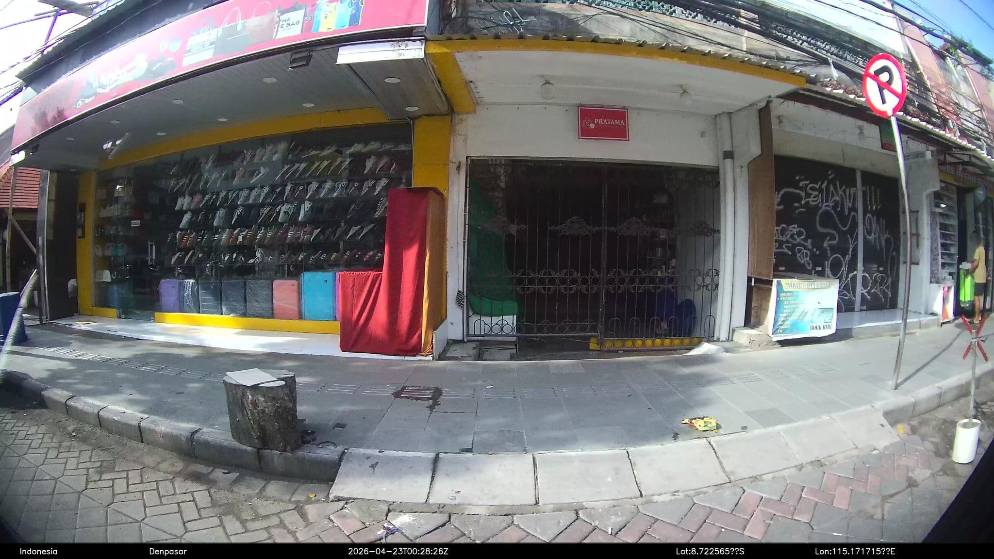 Street view near Yulian Beatch Inn Kuta, Kuta — © Kaart---FRONT (CC BY-SA · Mapillary)