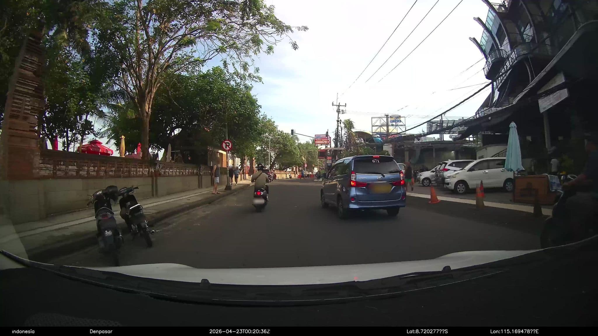 Street view near Kutabex Beach Front Hotel, Kuta — © Kaart---360 (CC BY-SA · Mapillary)