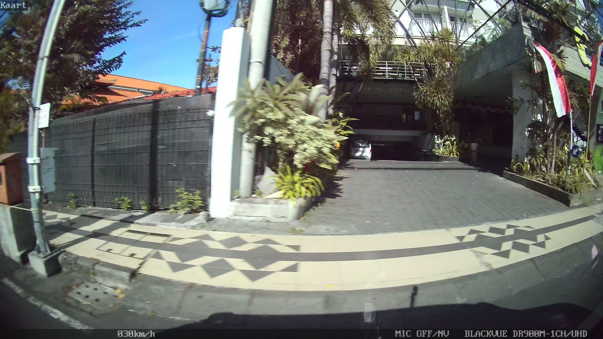 Street view near Ruang Nyarap Eden, Kuta — © kaart_2 (CC BY-SA · Mapillary)