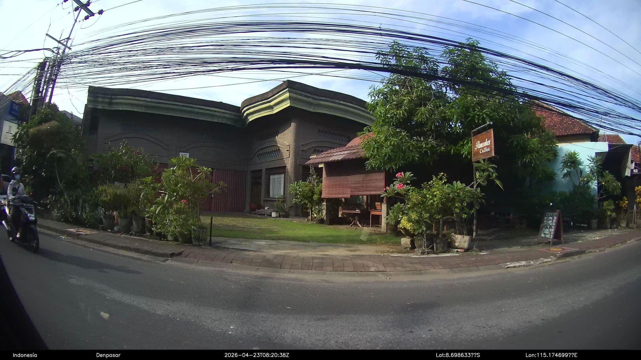 Street view near Airy Legian Nakula Barat 10 Kuta Bali, Legian — © Kaart---RIGHT (CC BY-SA · Mapillary)