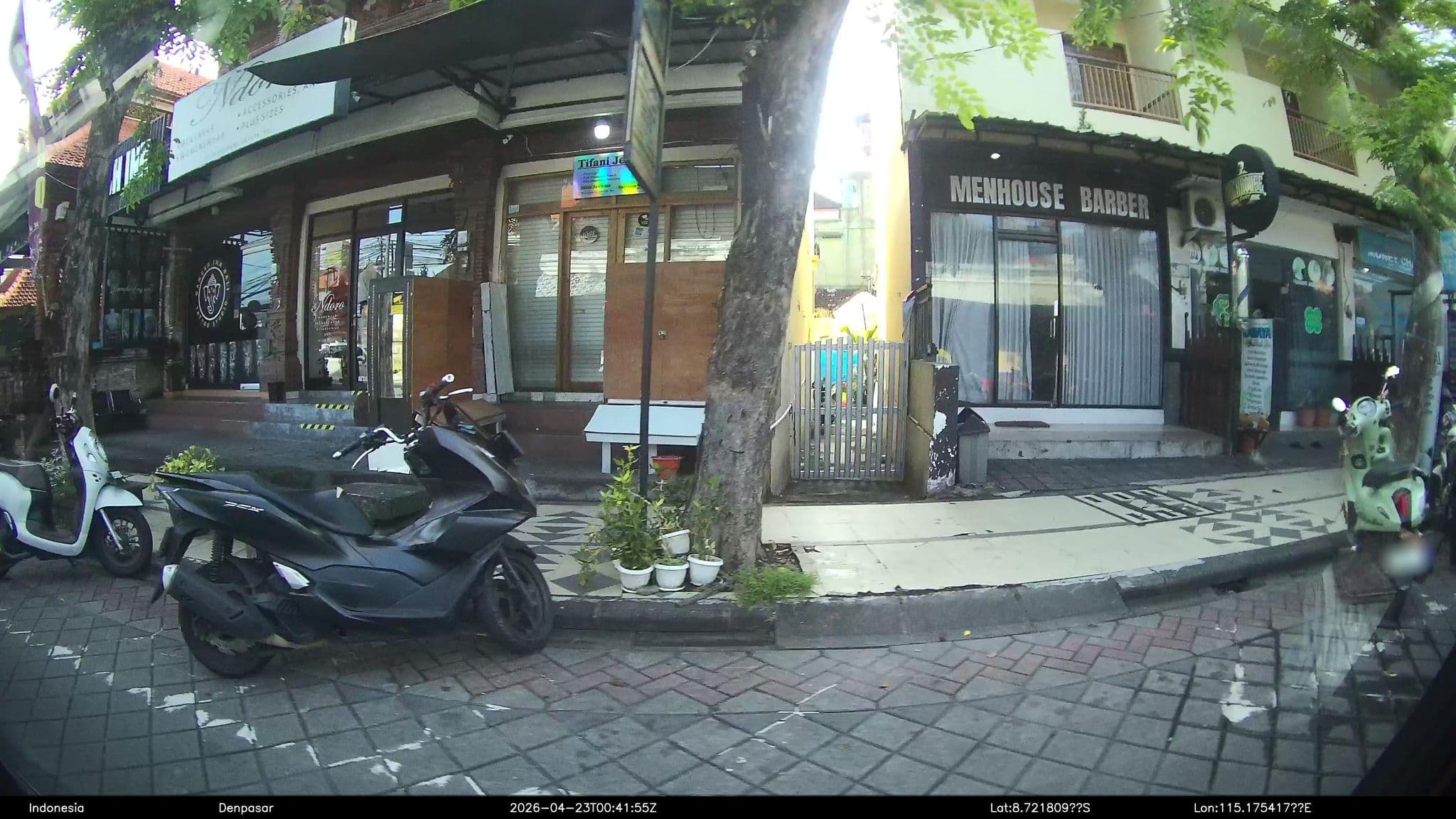 Street view near Hotel App In, Kuta — © Kaart---LEFT (CC BY-SA · Mapillary)
