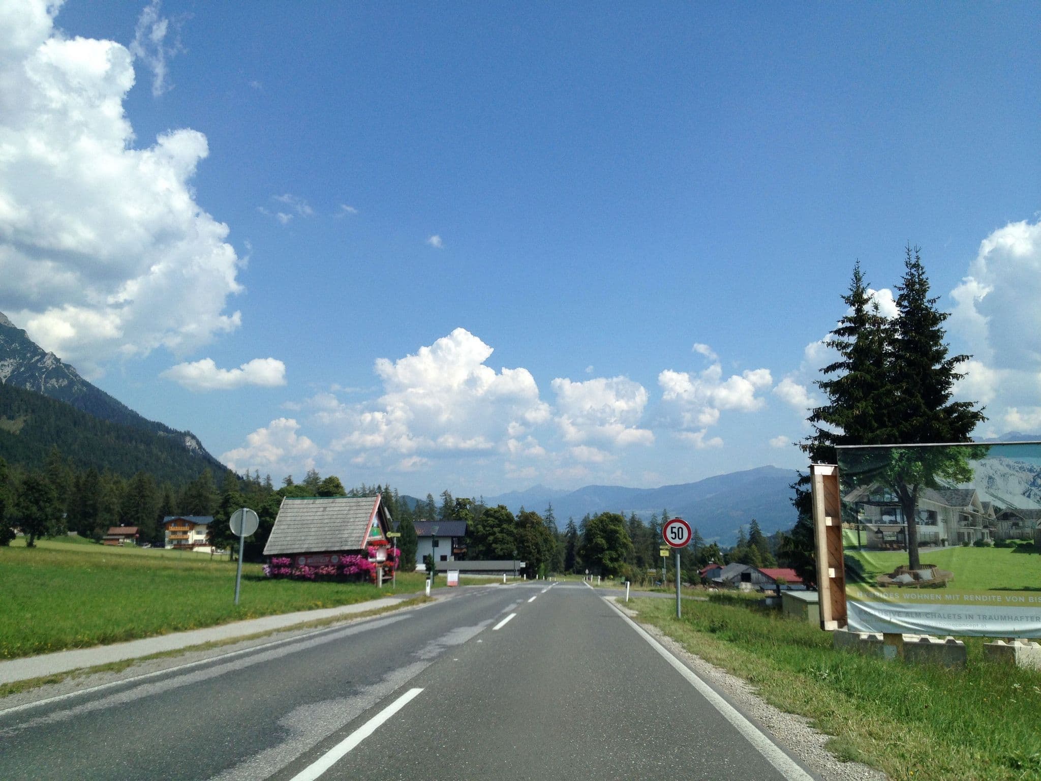 Street view near Chalet Village, Ramsau am Dachstein