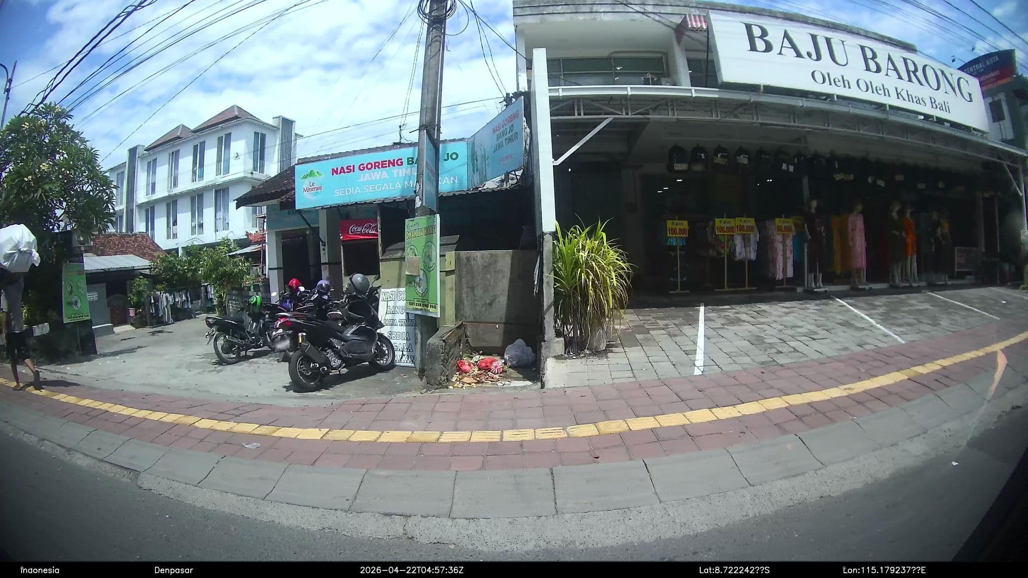 Street view near Kos Bali: Kuta Three, Kuta — © Kaart---LEFT (CC BY-SA · Mapillary)