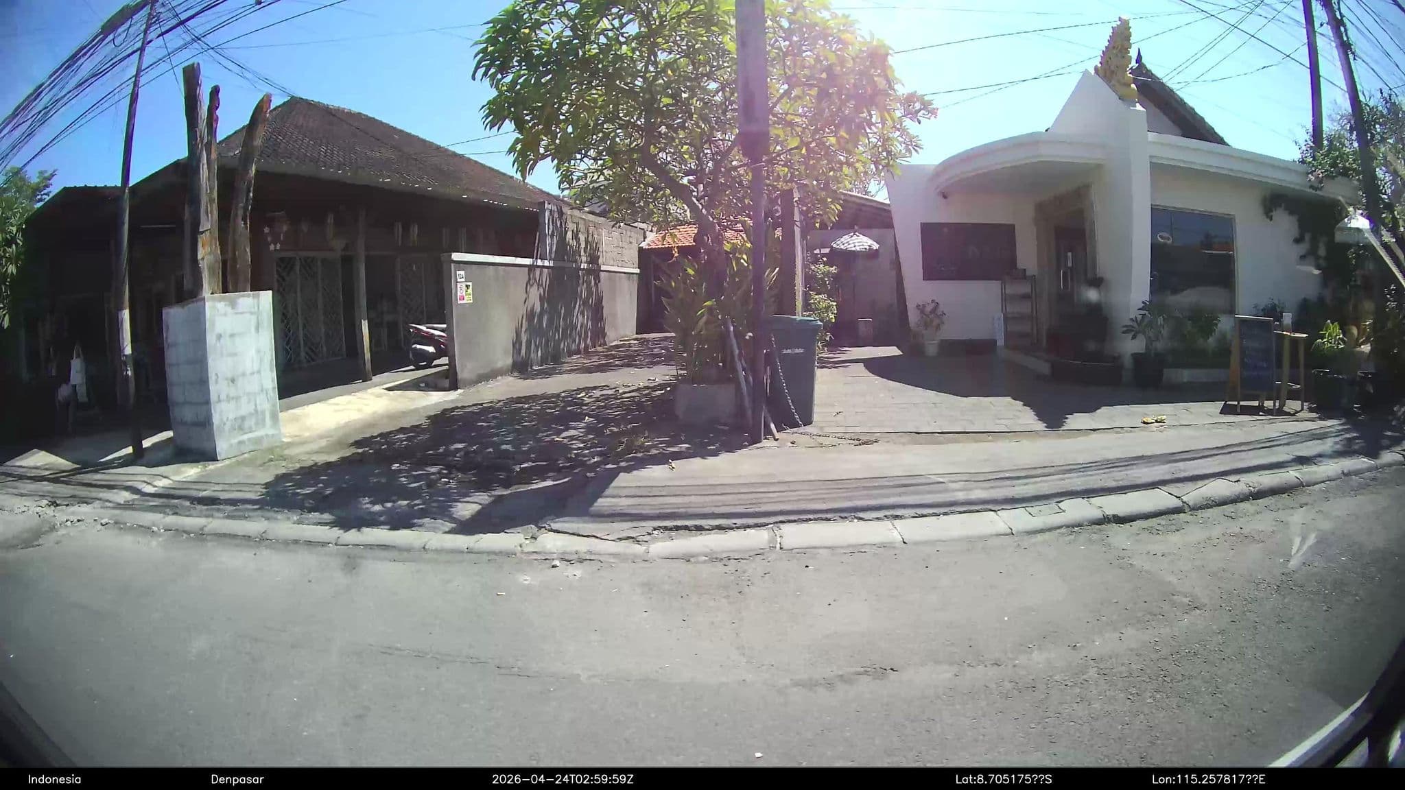 Street view near Ngetis Resort, Sanur — © Kaart---LEFT (CC BY-SA · Mapillary)