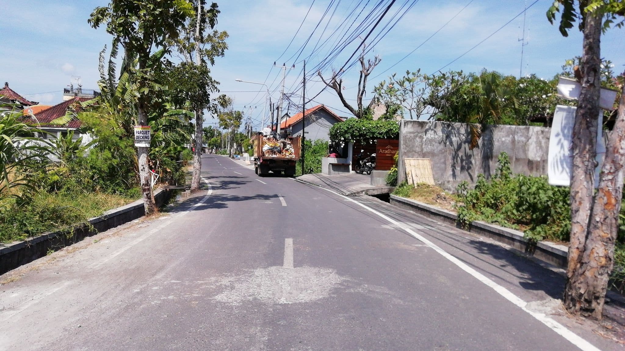 Street view near Aradhana Villas, Dalung — © herejkttest (CC BY-SA · Mapillary)