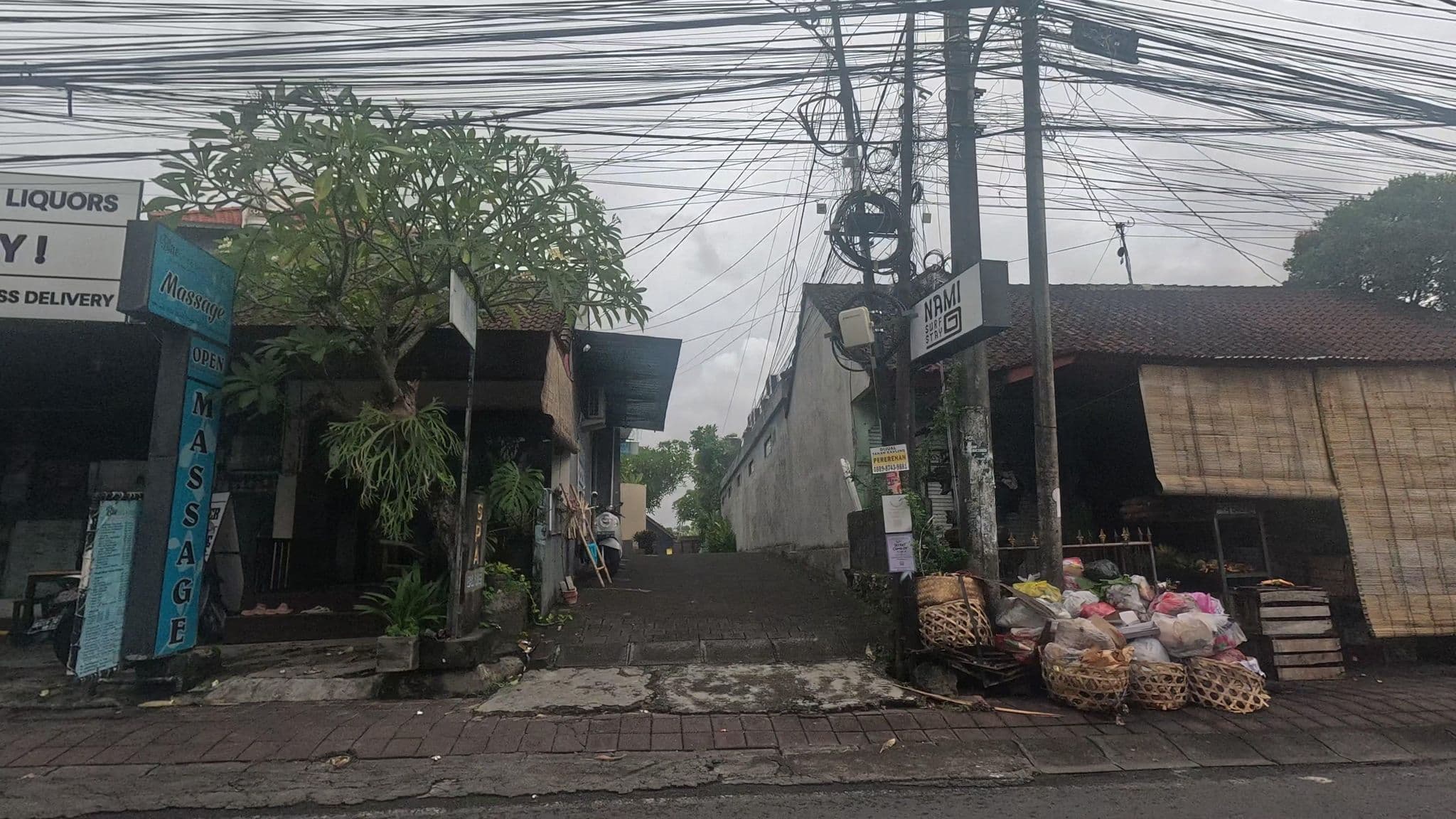 Street view near Nudel Beachside Rooms, Dalung — © alyapuspita (CC BY-SA · Mapillary)