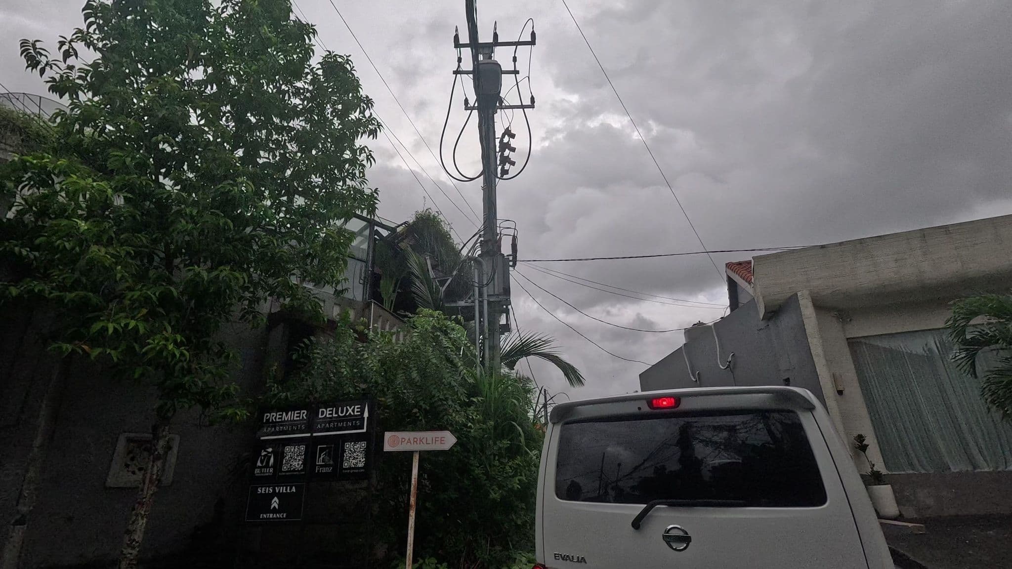 Street view near Riyuri Guest House, Dalung — © alyapuspita (CC BY-SA · Mapillary)