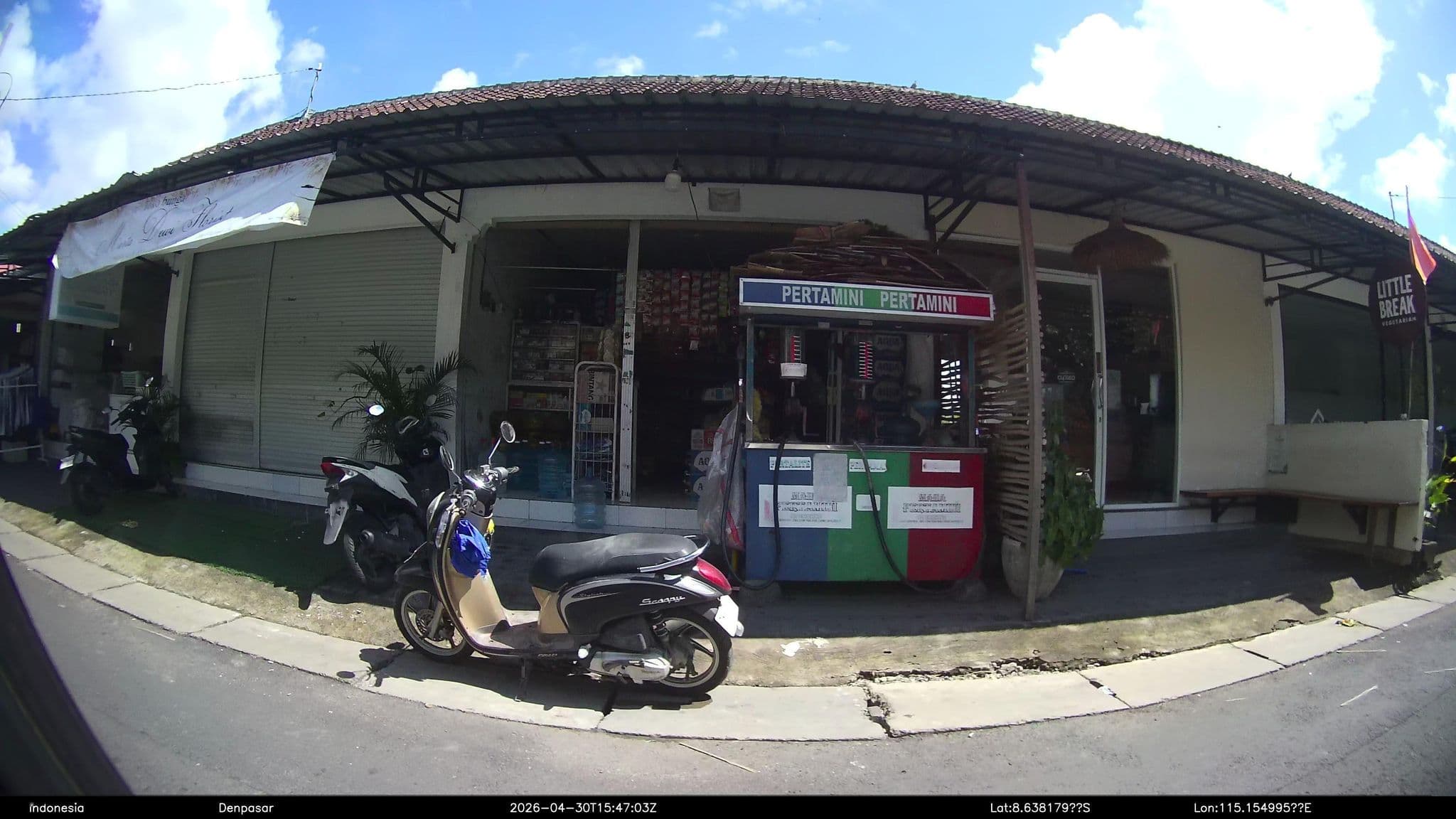 Street view near V Canggu Dormitory, Dalung — © Kaart---RIGHT (CC BY-SA · Mapillary)