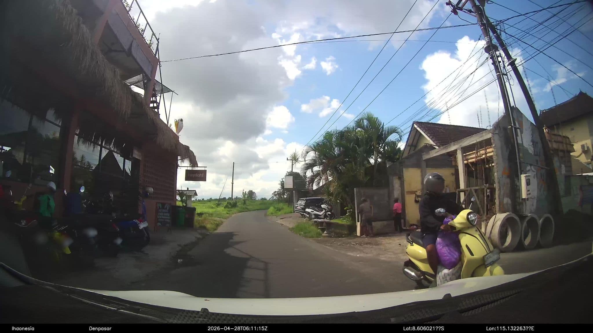 Street view near Lilis Cempaka Emas, Dalung — © Kaart---FRONT (CC BY-SA · Mapillary)