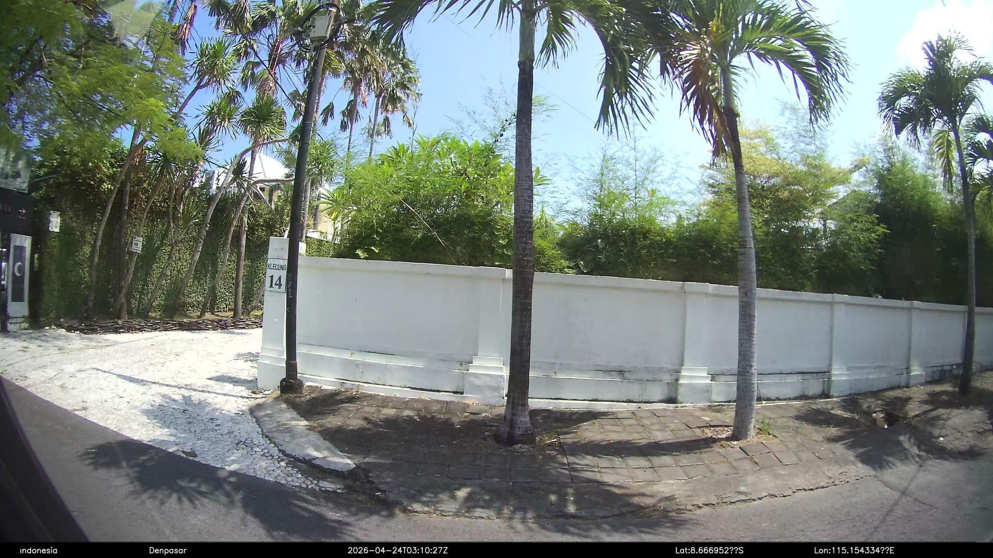 Street view near Moon Villas, Legian — © Kaart---RIGHT (CC BY-SA · Mapillary)