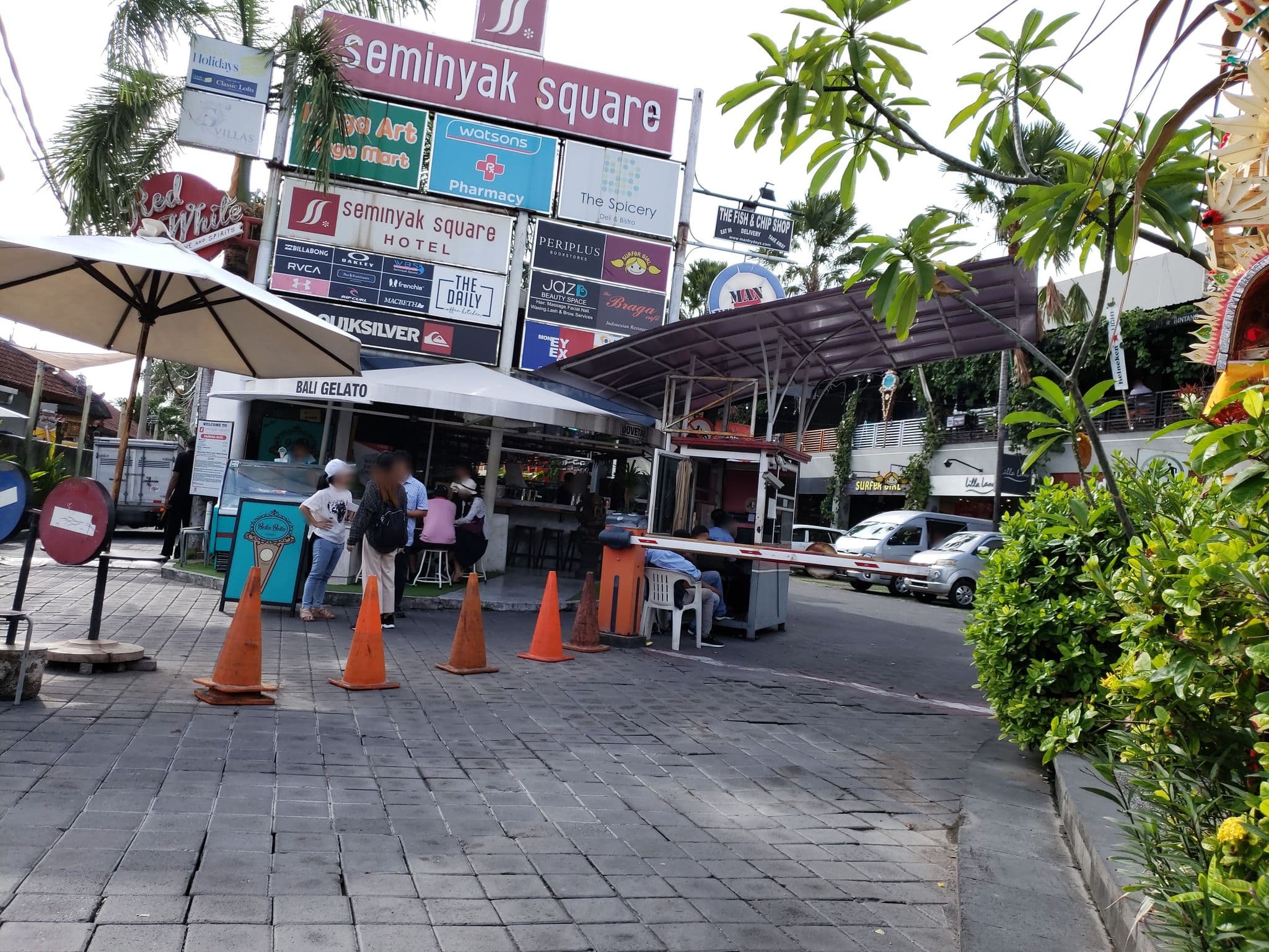 Street view near RBBC at Seminyak, Legian — © mapfool (CC BY-SA · Mapillary)