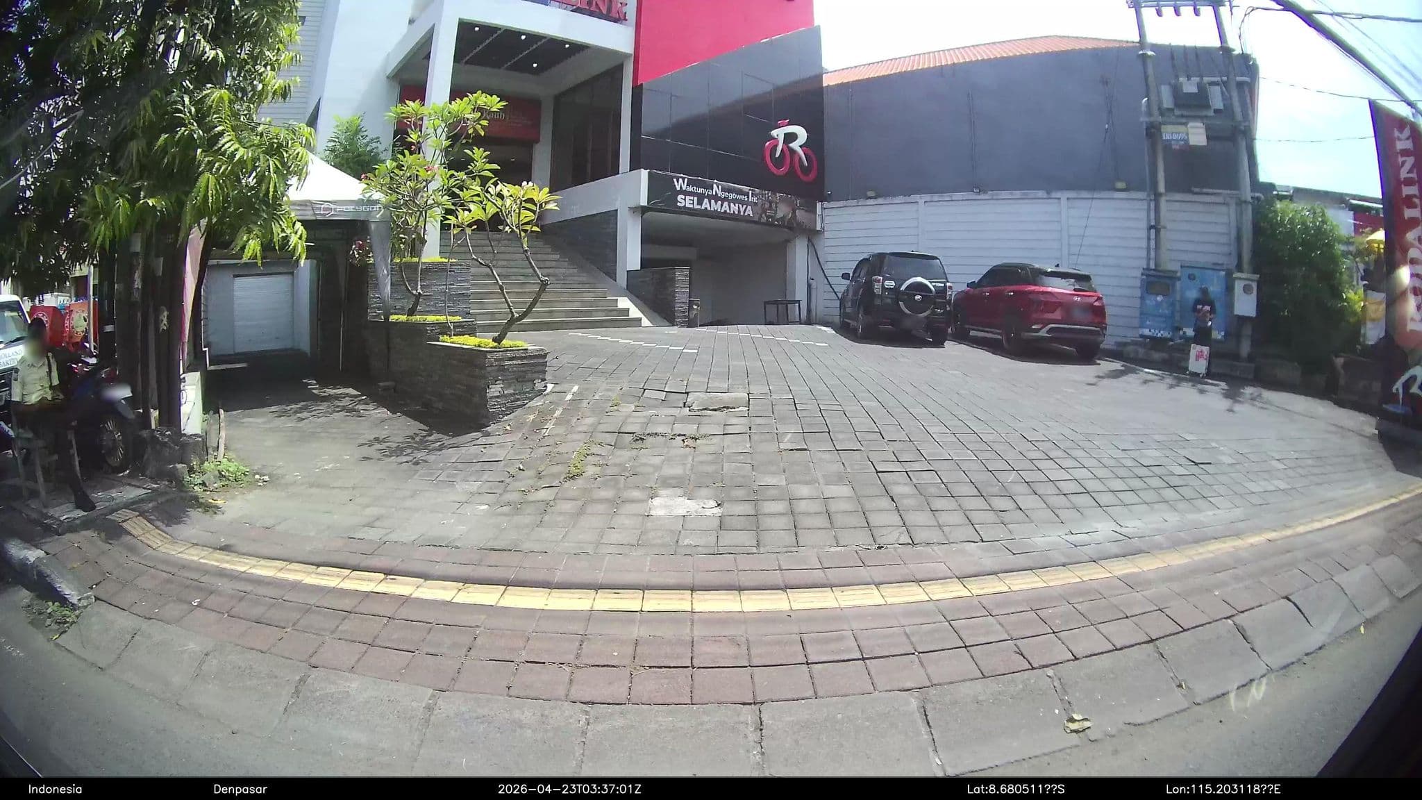 Street view near Amaris Hotel (by Santika), Denpasar — © Kaart---LEFT (CC BY-SA · Mapillary)