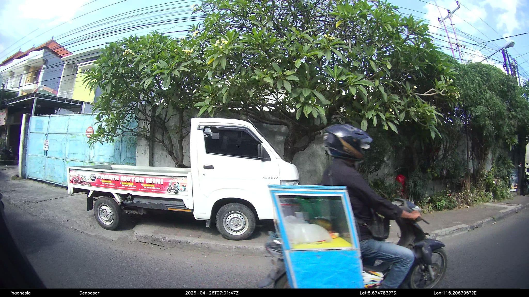 Street view near B Hotel, Denpasar — © Kaart---RIGHT (CC BY-SA · Mapillary)