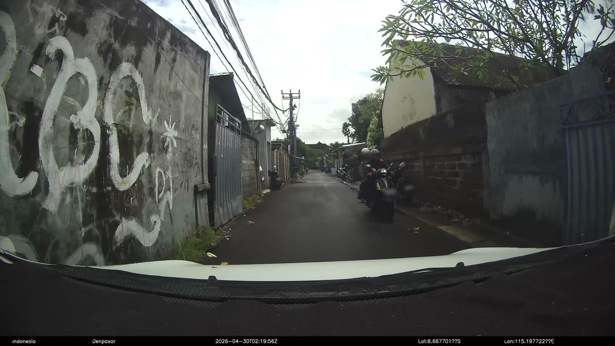 Street view near Wahyu Dana village Lovina, Denpasar — © Kaart---FRONT (CC BY-SA · Mapillary)