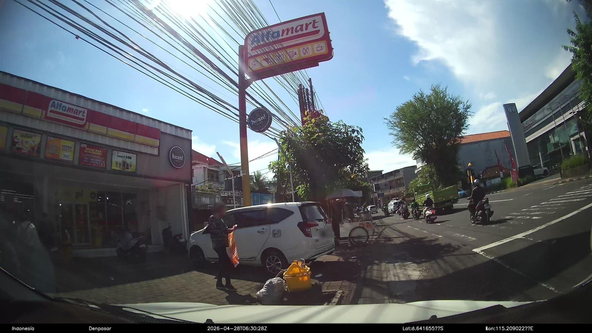 Street view near Hotel Gatsu Indah, Denpasar — © Kaart---FRONT (CC BY-SA · Mapillary)