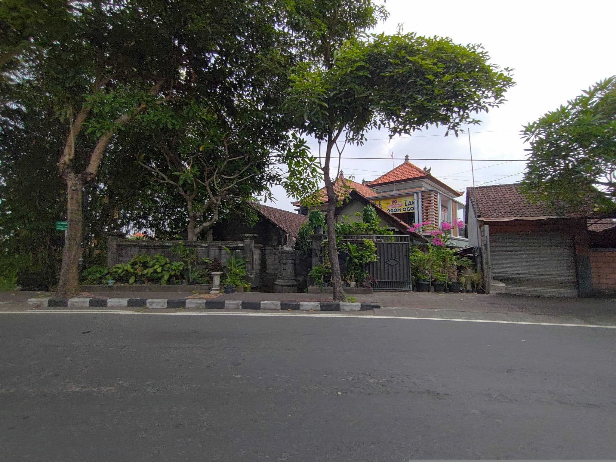 Street view near Hotel Made, Dalung — © FotoPeta (CC BY-SA · Mapillary)