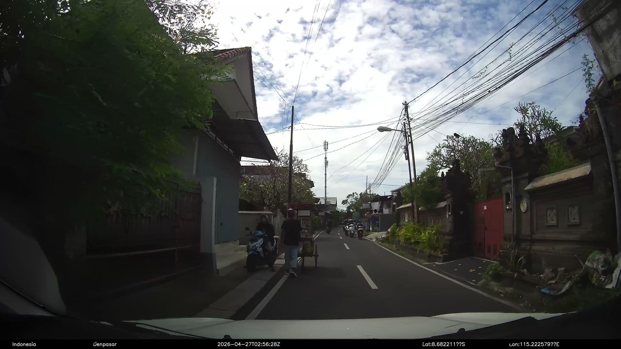 Street view near The Bali Dream SUITE Villa, Seminyak, Denpasar — © Kaart---FRONT (CC BY-SA · Mapillary)
