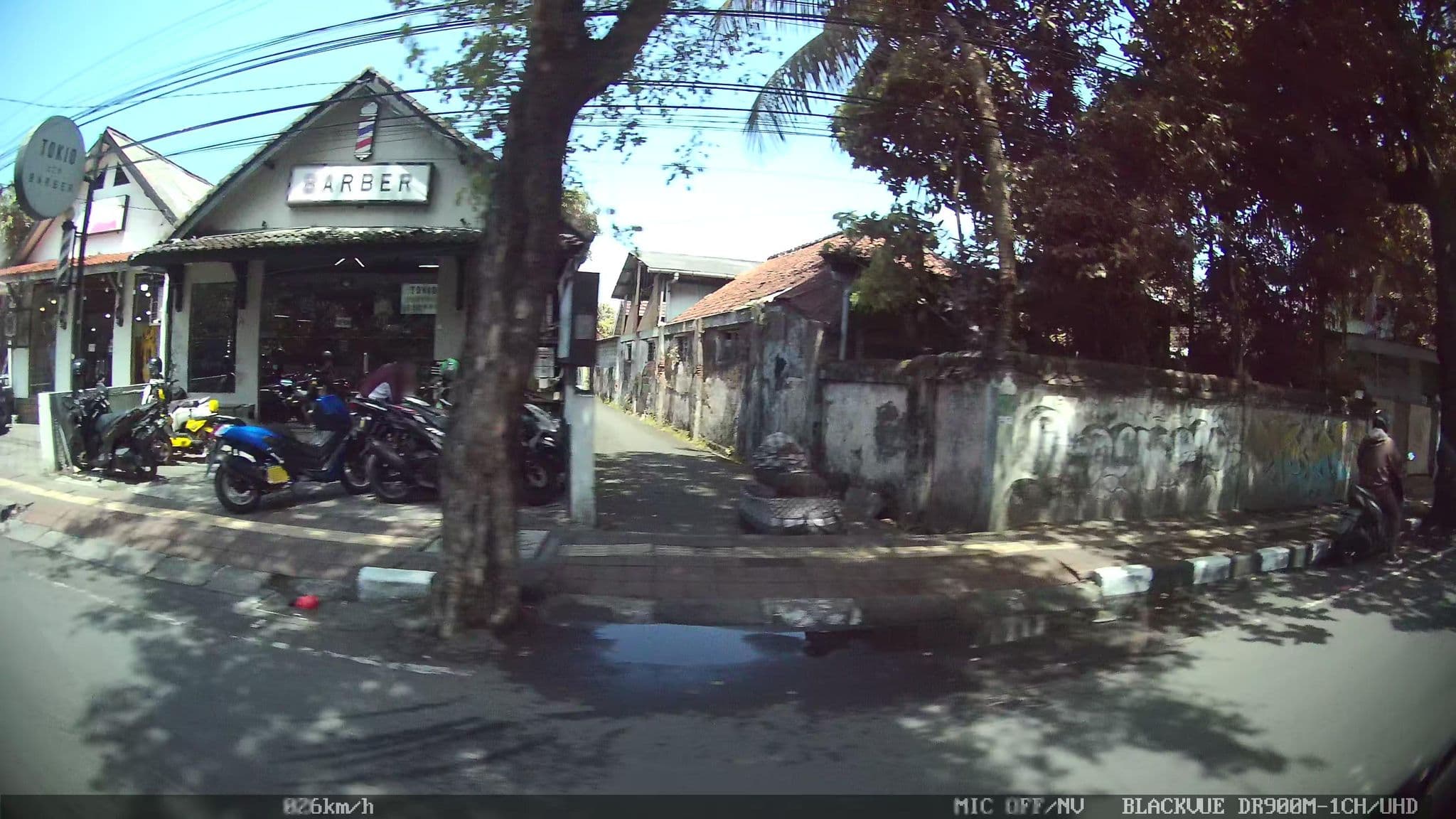 Street view near Umasri Hotel Kerobokan Seminyak Kuta, Denpasar — © kaart_2 (CC BY-SA · Mapillary)