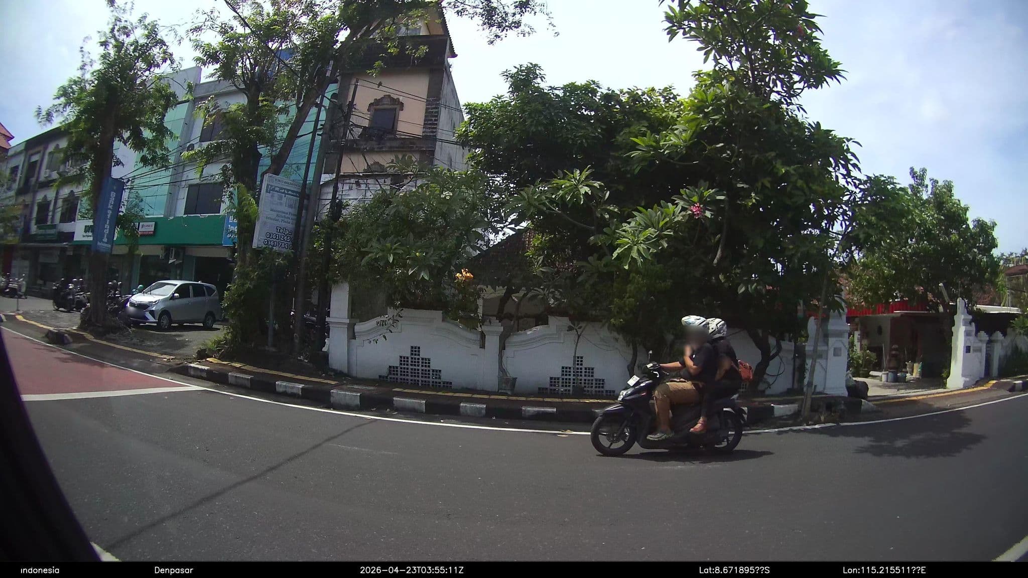 Street view near Motel Dracula Rai Bali, Denpasar — © Kaart---RIGHT (CC BY-SA · Mapillary)