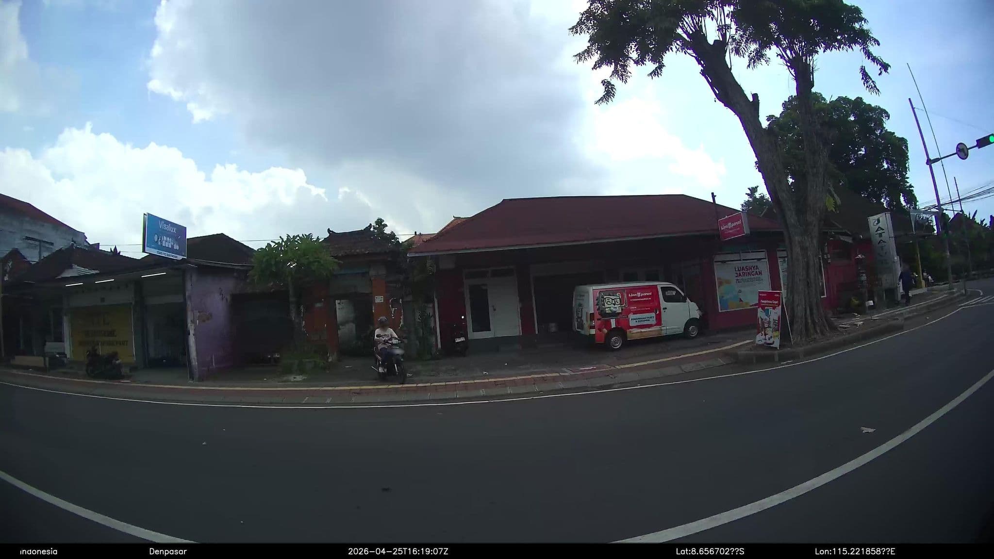 Street view near Padma Sari Hotel, Denpasar — © Kaart---RIGHT (CC BY-SA · Mapillary)