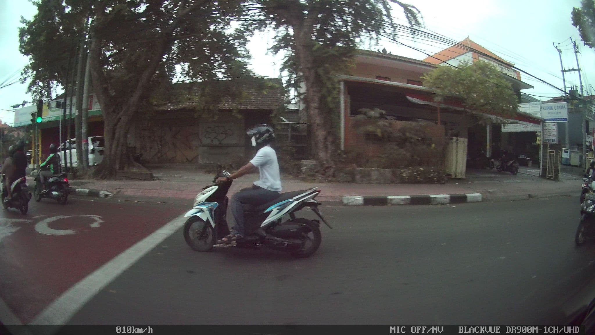 Street view near The wing's hotel bali, Denpasar — © kaart_2 (CC BY-SA · Mapillary)