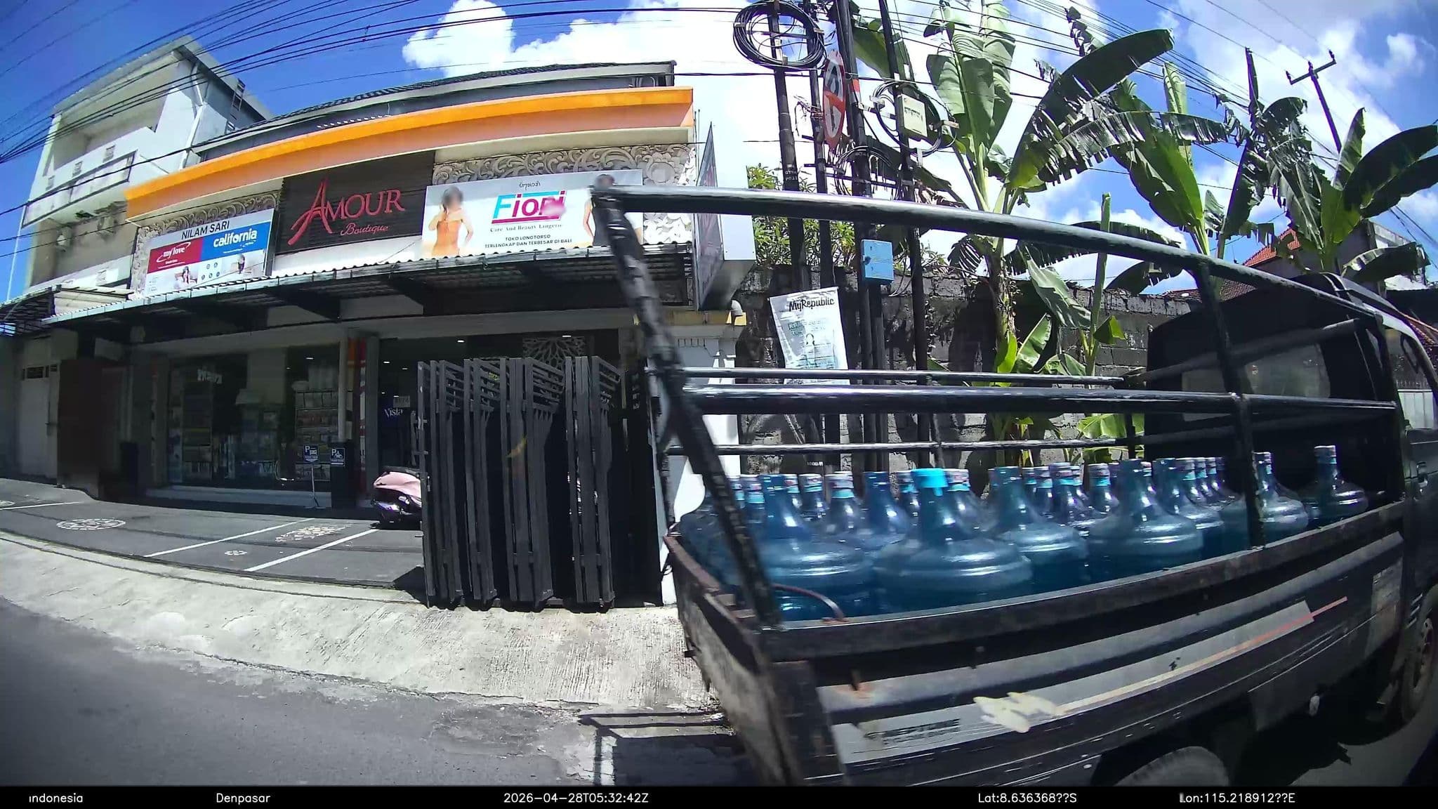 Street view near Hotel Nikki ( Denpasar-Bali ), Denpasar — © Kaart---RIGHT (CC BY-SA · Mapillary)