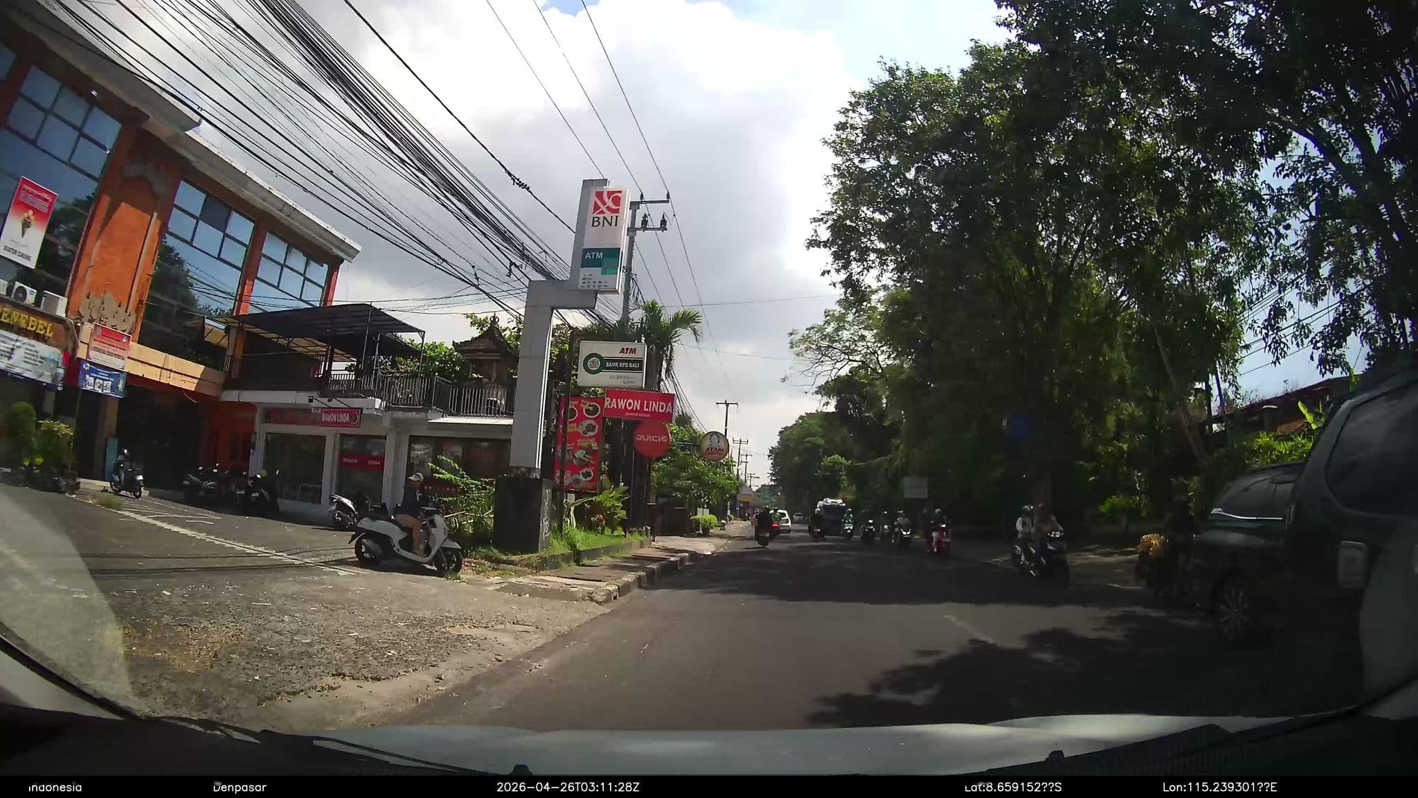 Street view near UMA Ubud, Denpasar — © Kaart---FRONT (CC BY-SA · Mapillary)