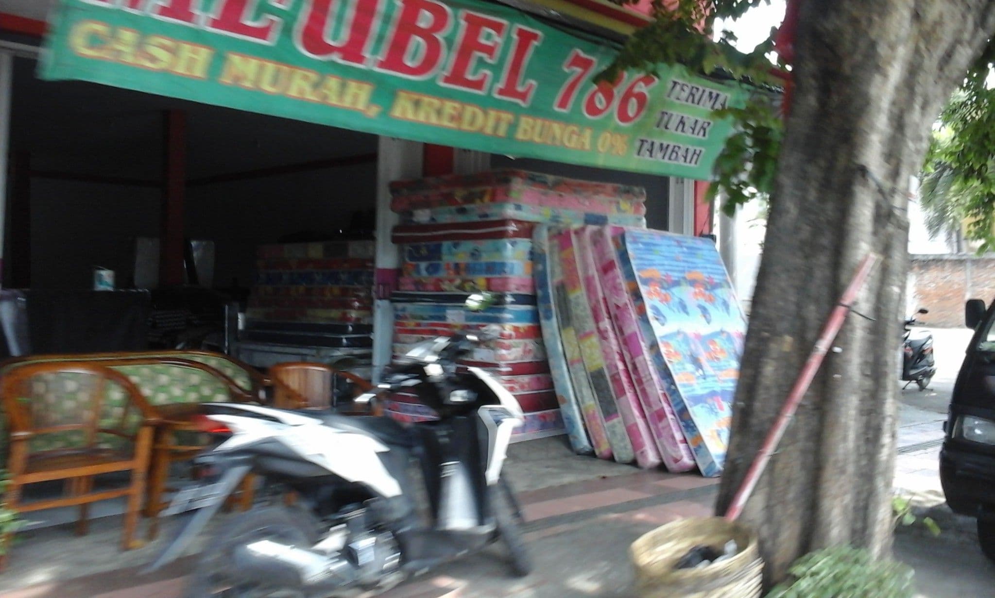 Street view near Mascot, Banyuwangi — © arizalkawamuna (CC BY-SA · Mapillary)