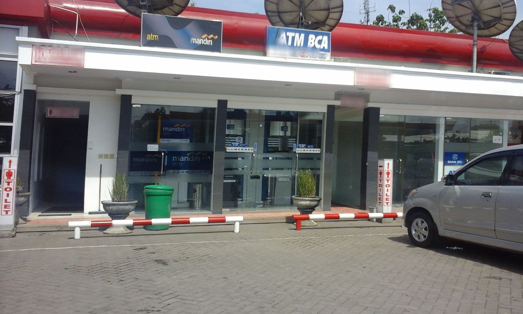 Street view near Hotel & Resto Lingkar, Banyuwangi — © arizalkawamuna (CC BY-SA · Mapillary)