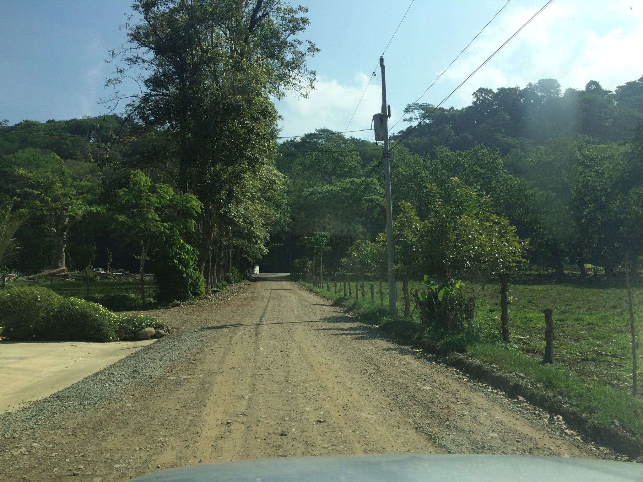 Street view near Mavi Surf Hotel, Uvita