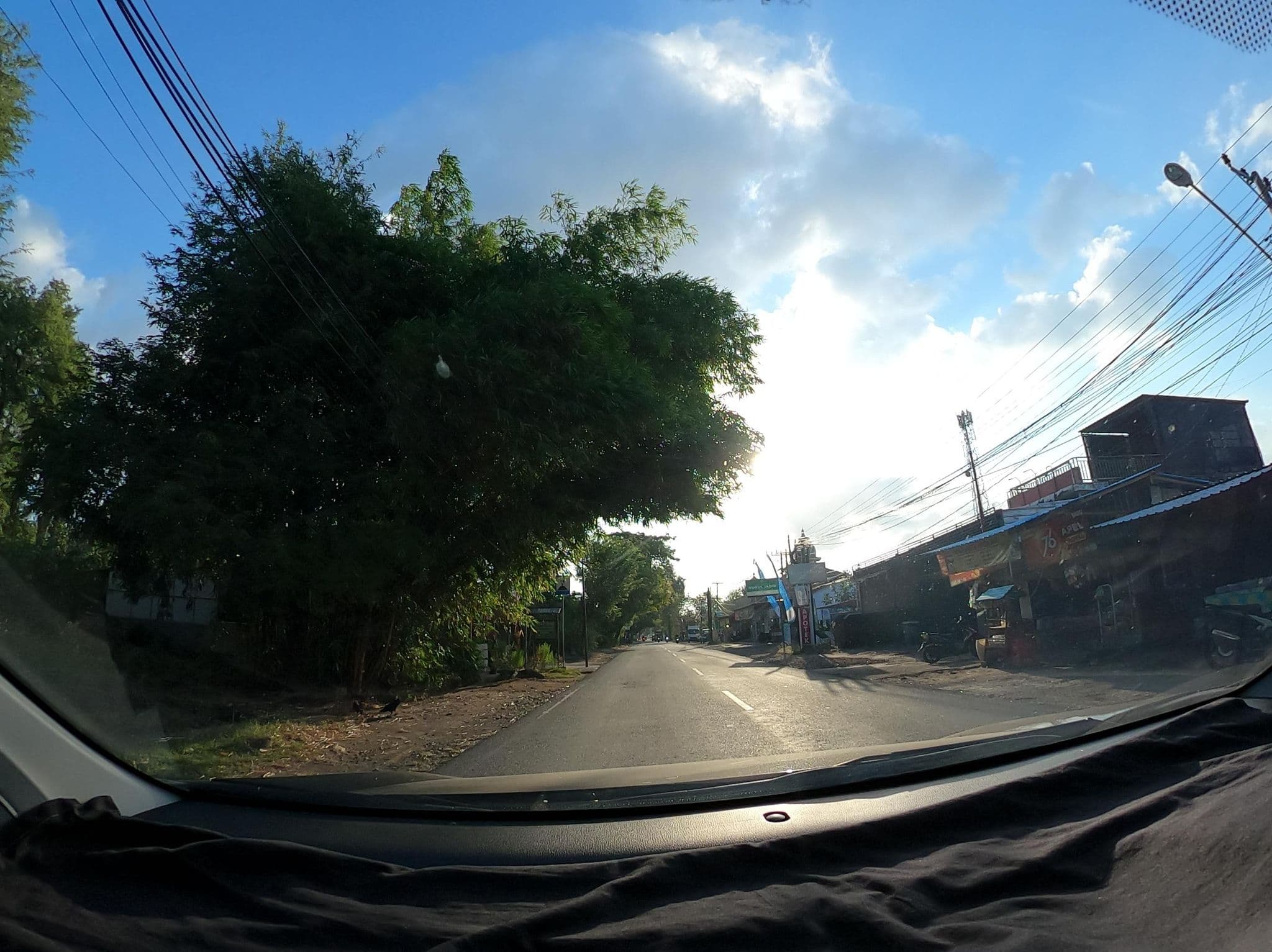 Street view near Pondok Dhevika and Warung, Negara — © Kaart_Local (CC BY-SA · Mapillary)