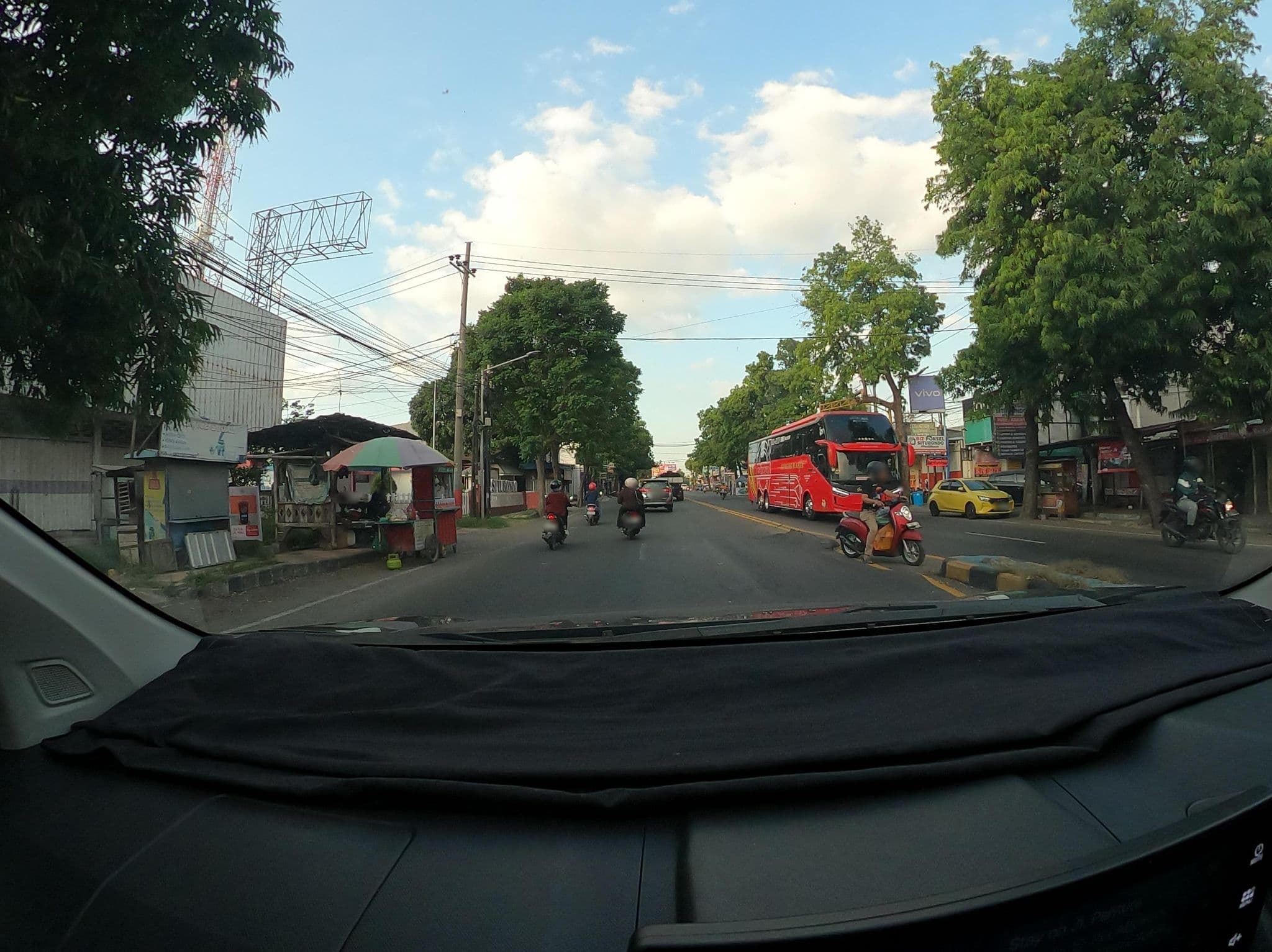 Street view near Kostquw istanaquw, Situbondo — © Kaart_Local (CC BY-SA · Mapillary)