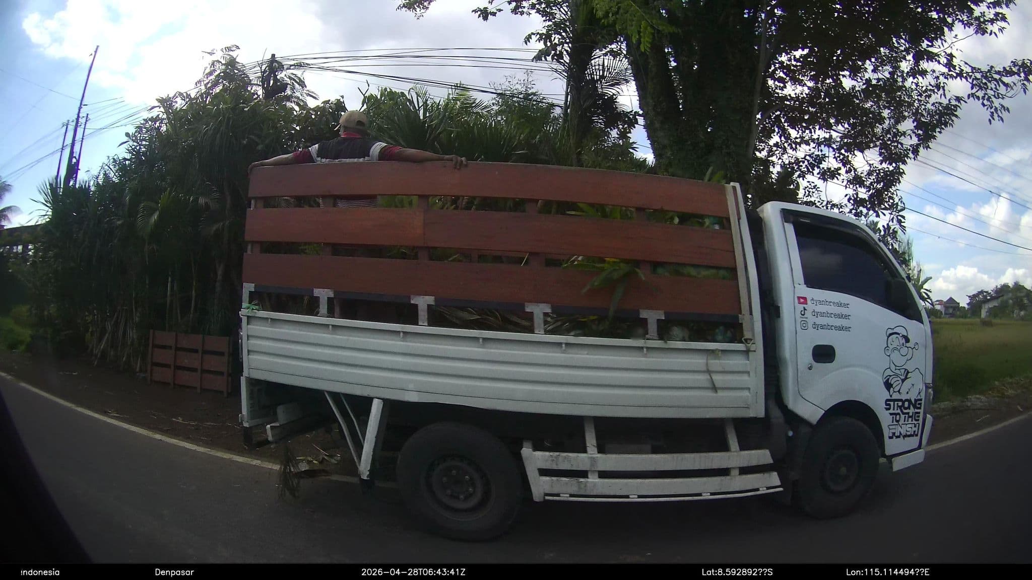 Street view near Le Meridien Nirwana Golf & Spa Resort, Tabanan — © Kaart---RIGHT (CC BY-SA · Mapillary)