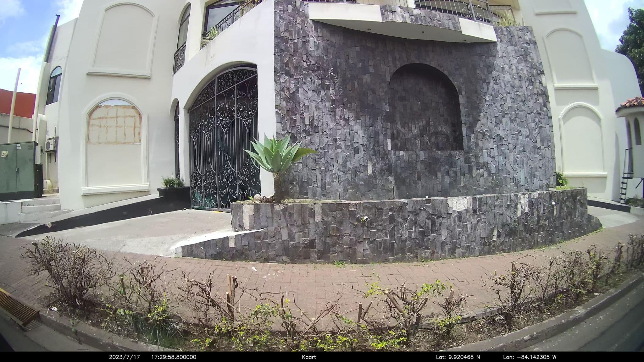 Street view near Fauna Luxury Hostel, Escazú — © kaart_2 (CC BY-SA · Mapillary)
