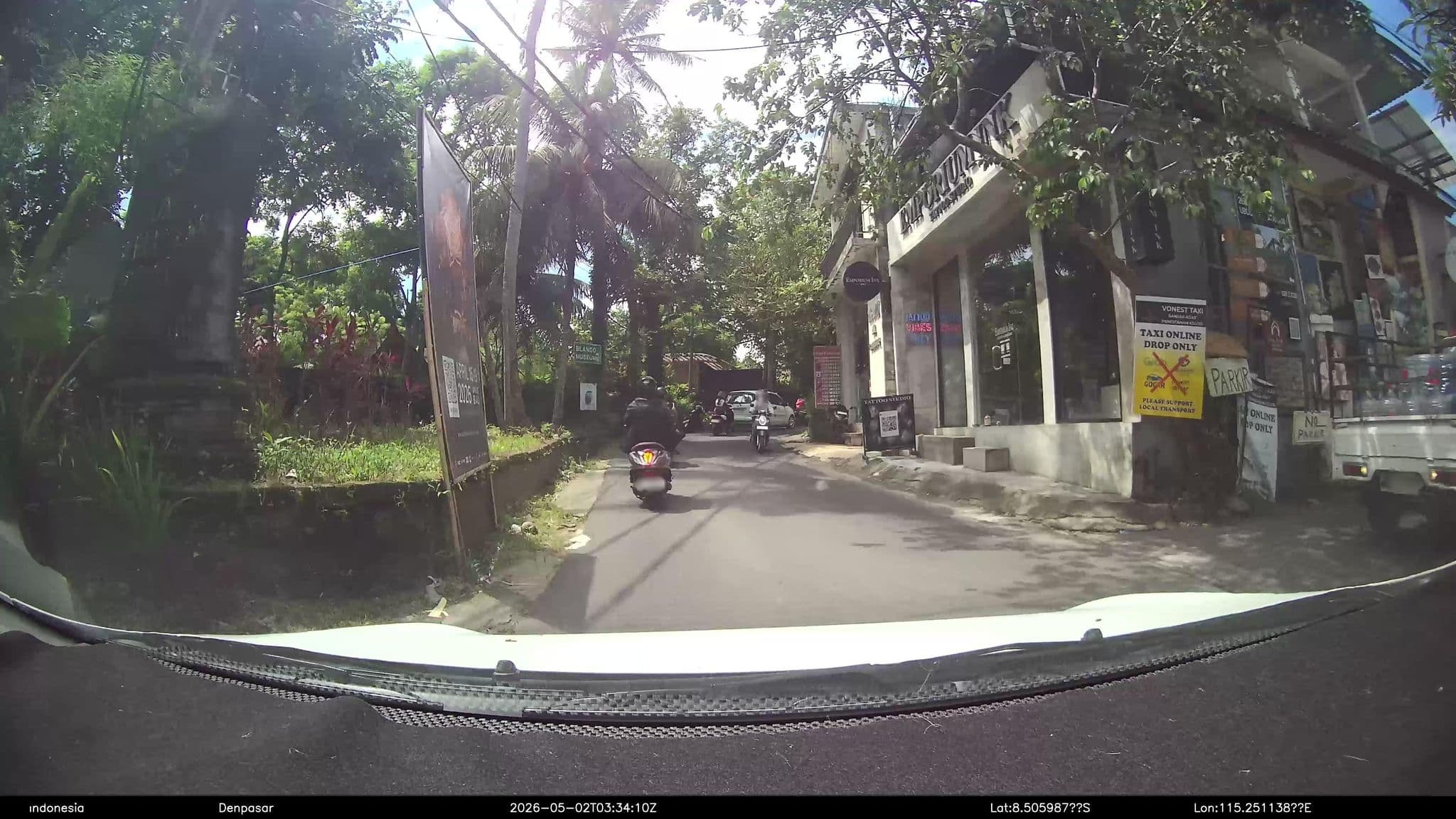 Street view near Madrigal Guesthouse, Ubud — © Kaart---FRONT (CC BY-SA · Mapillary)