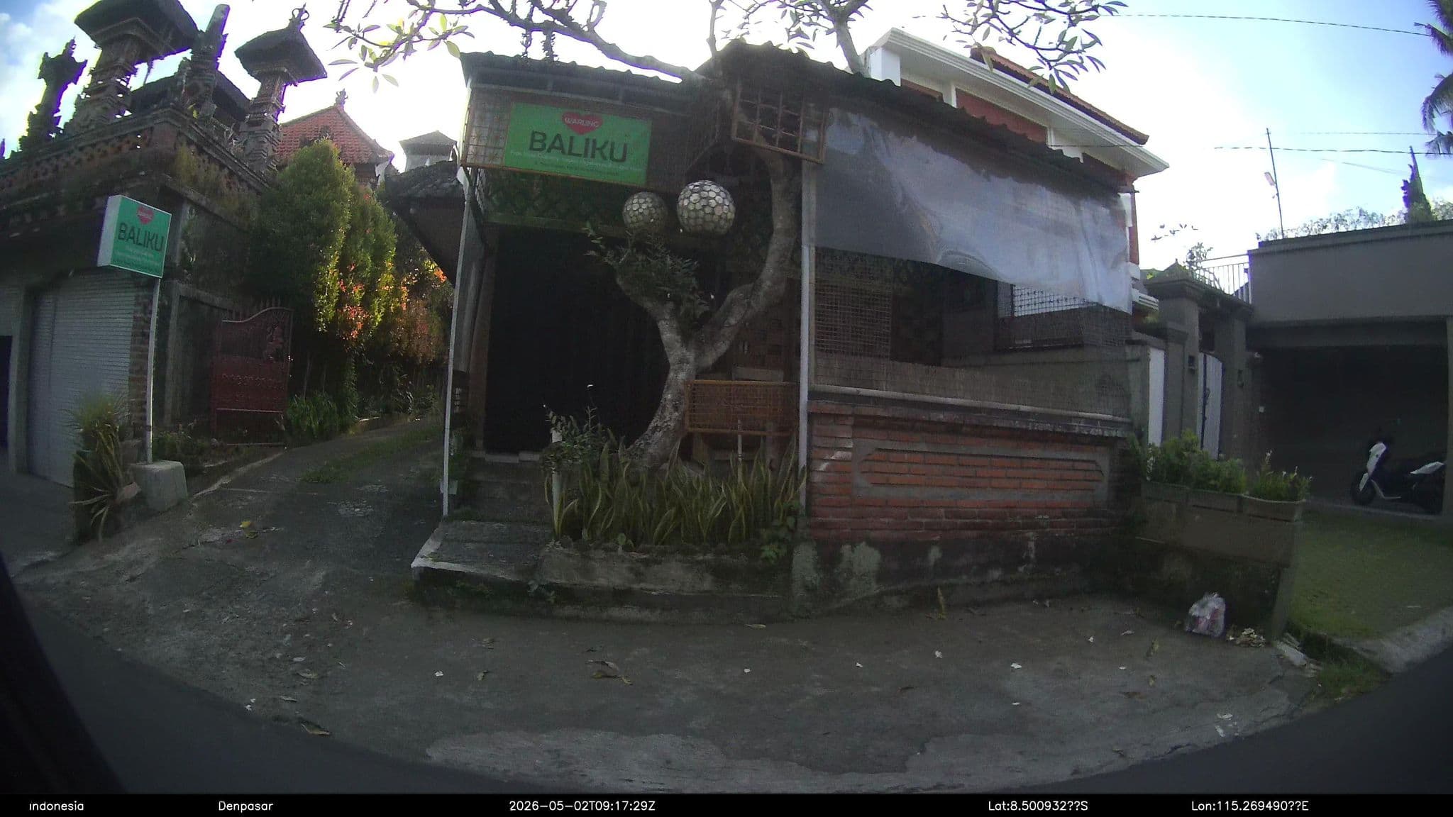 Street view near Bumbung Sari Villa, Ubud — © Kaart---RIGHT (CC BY-SA · Mapillary)