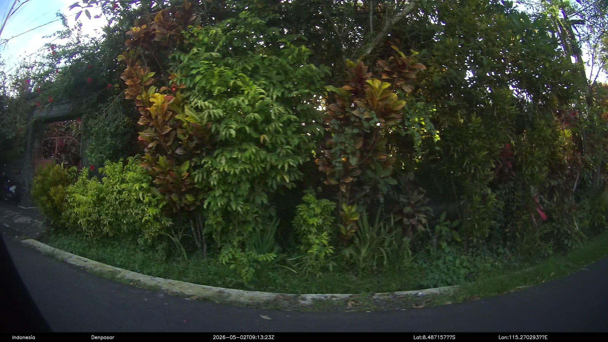 Street view near Banjar Junjungan , Ubud, Ubud — © Kaart---RIGHT (CC BY-SA · Mapillary)