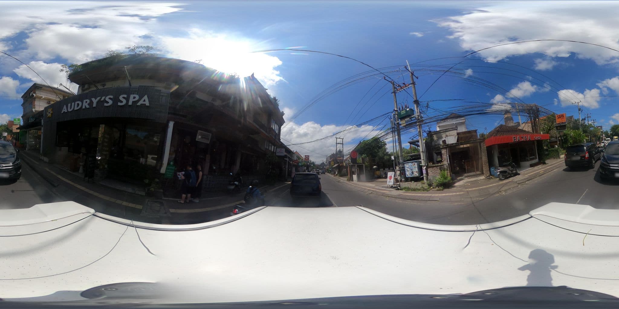 Street view near Champlung sari hotel a forest heaven in the heart of ubud bali, Ubud — © Kaart---360 (CC BY-SA · Mapillary)