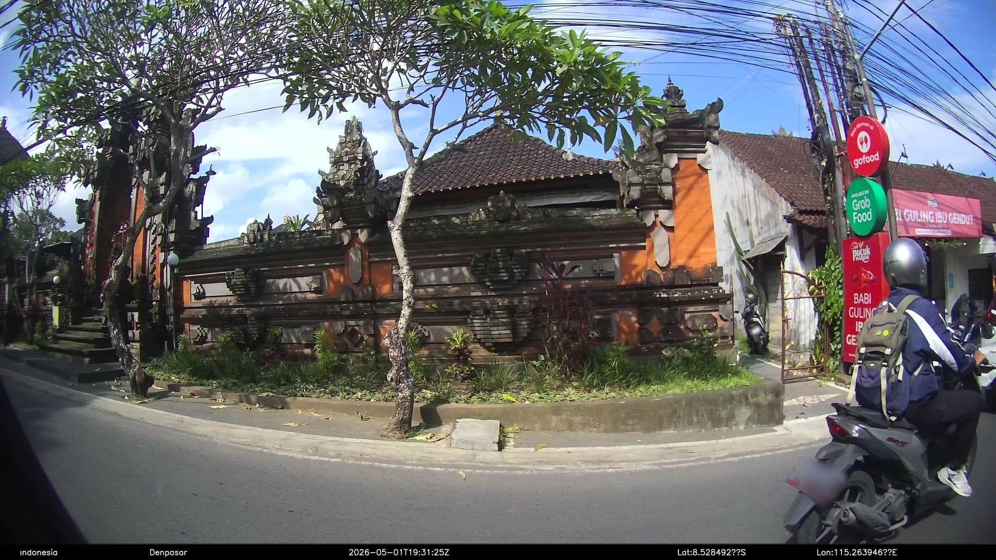 Street view near Demaha homestay, Ubud — © Kaart---RIGHT (CC BY-SA · Mapillary)