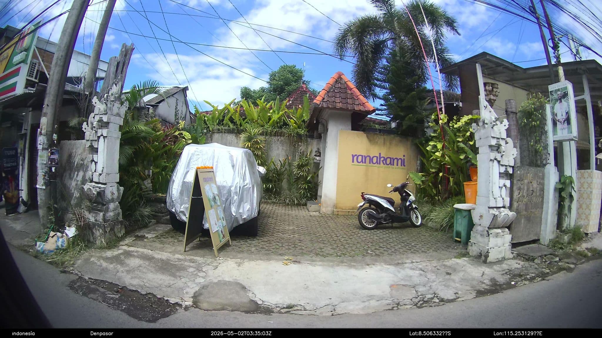 Street view near Villa Cantik, Ubud — © Kaart---RIGHT (CC BY-SA · Mapillary)